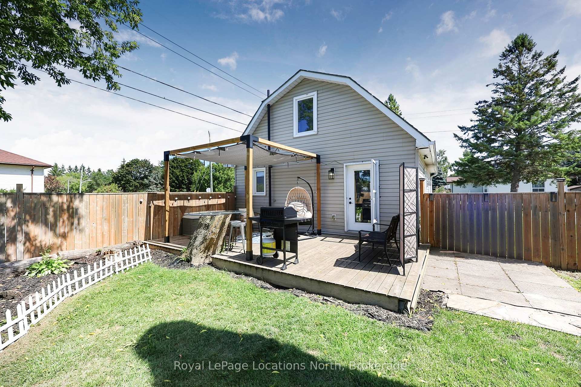 Photo 33 of 204 Sutherland Street N, Clearview, Stayner — HOMEH