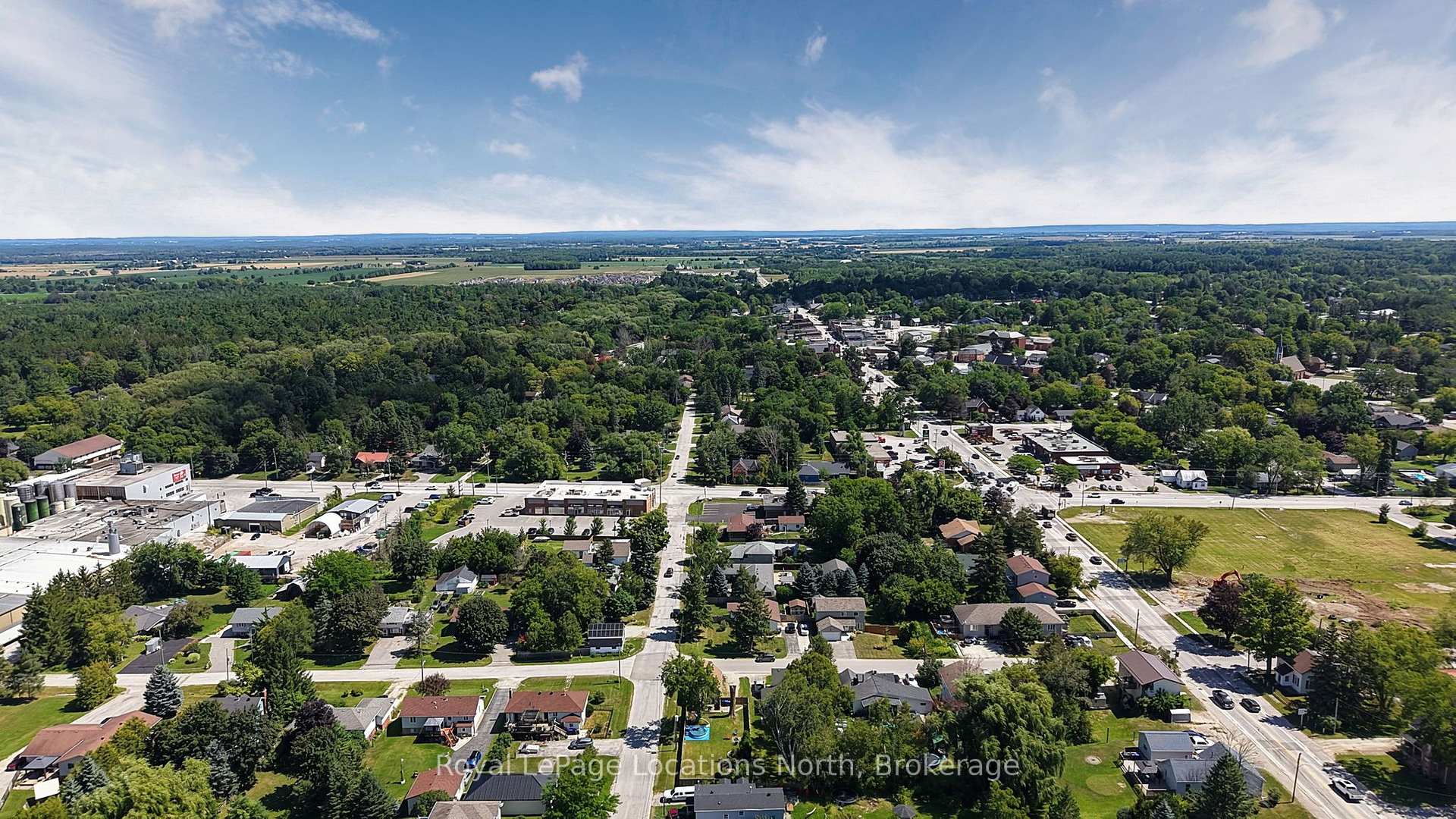 Photo 41 of 204 Sutherland Street N, Clearview, Stayner — HOMEH