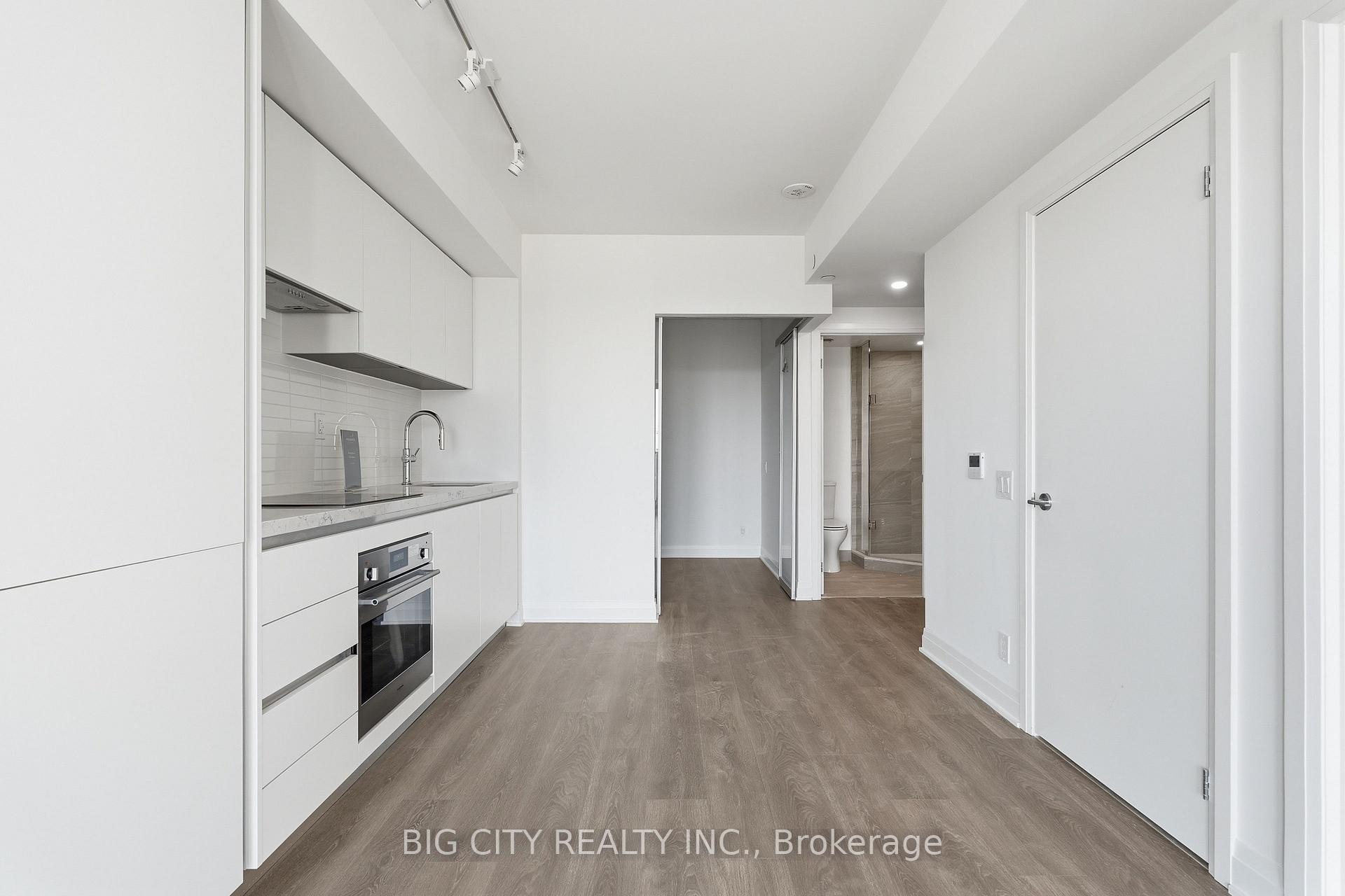Photo 5 of Unit 1611, 25 Frederick Todd Way, Toronto, Leaside — HOMEH