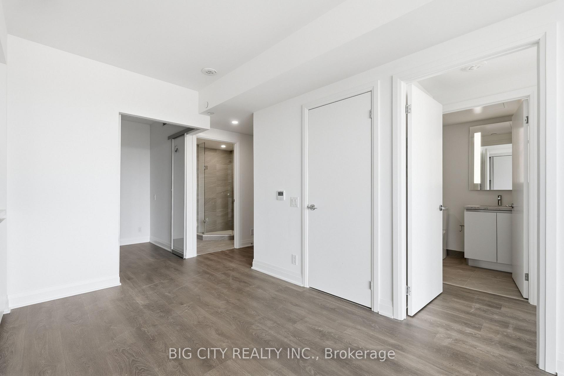 Photo 6 of Unit 1611, 25 Frederick Todd Way, Toronto, Leaside — HOMEH