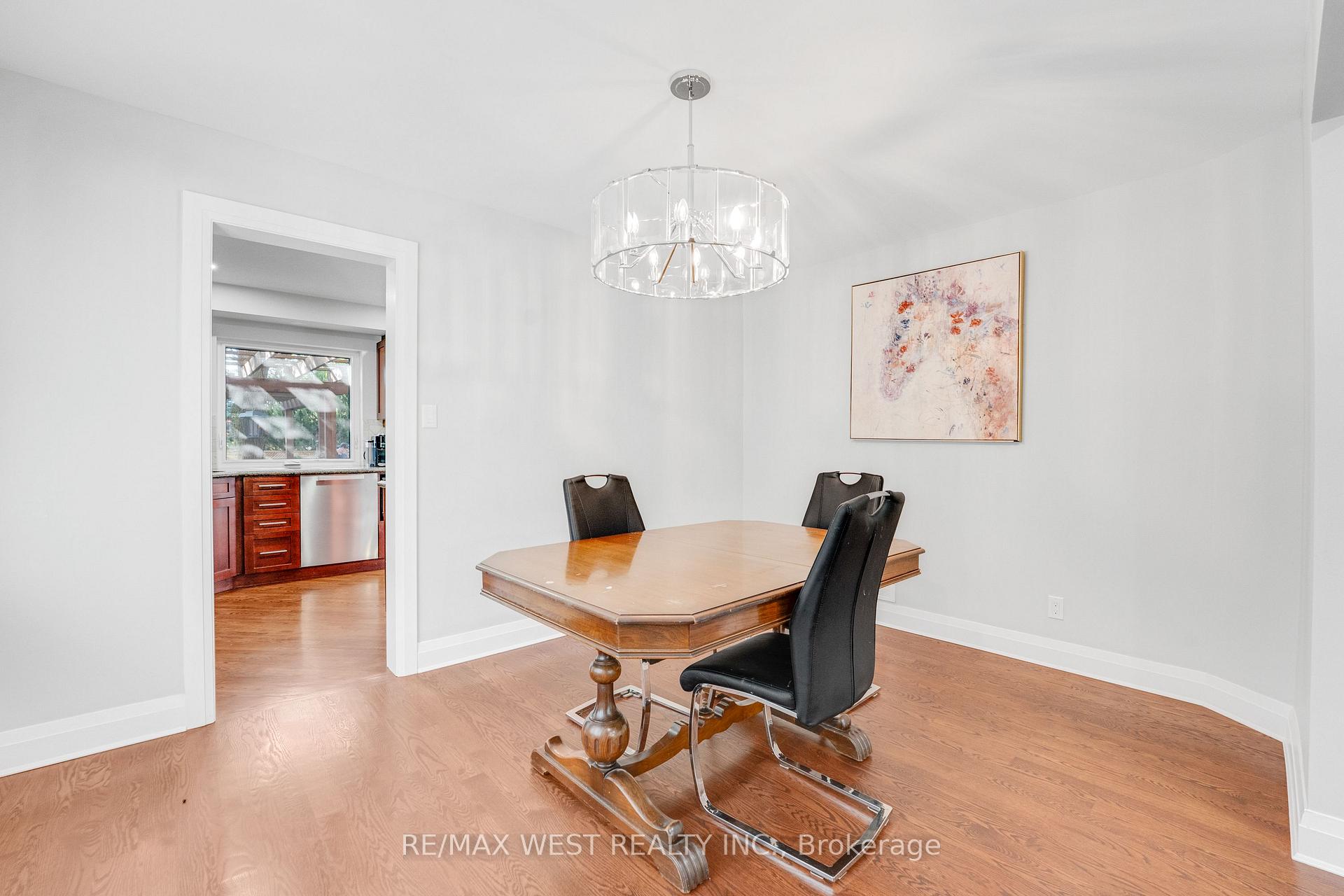 Photo 5 of 1136 Goodson Crescent, Oakville, Wedgewood Creek — HOMEH
