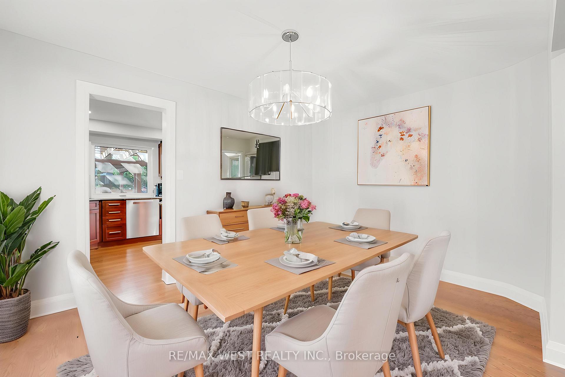 Photo 6 of 1136 Goodson Crescent, Oakville, Wedgewood Creek — HOMEH