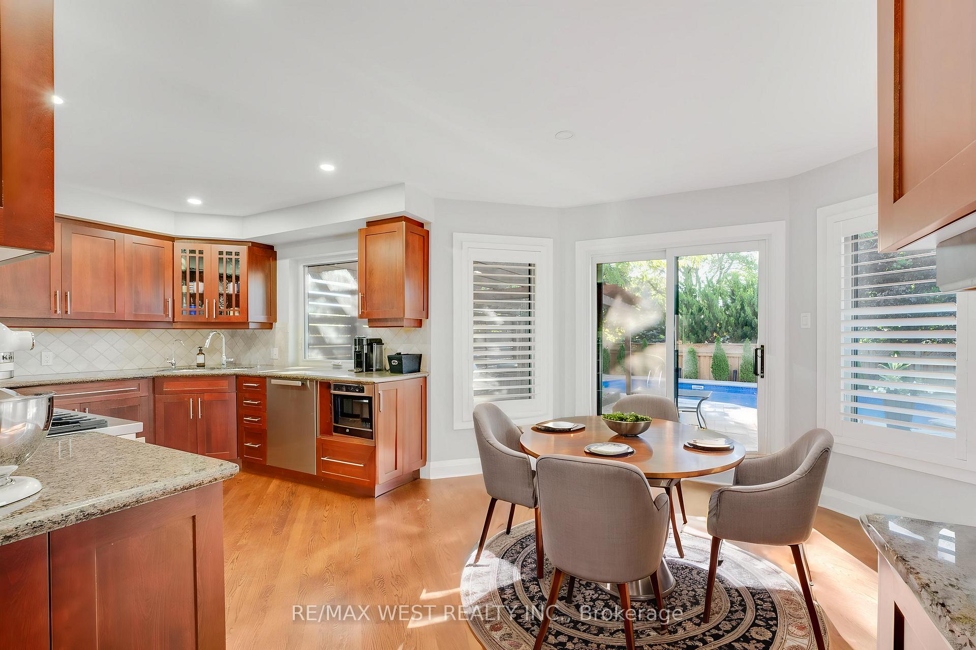 Photo 9 of 1136 Goodson Crescent, Oakville, Wedgewood Creek — HOMEH