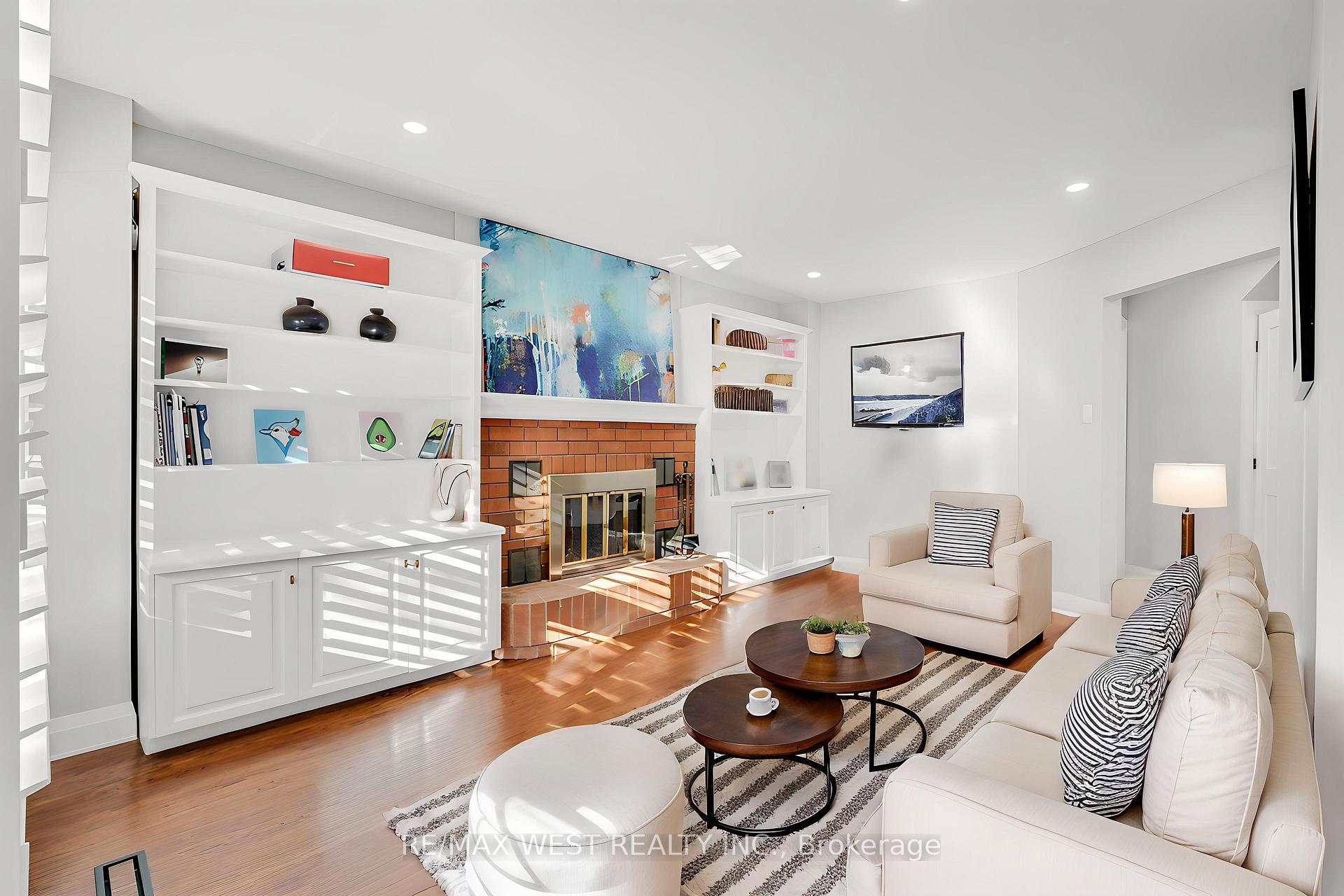 Photo 12 of 1136 Goodson Crescent, Oakville, Wedgewood Creek — HOMEH