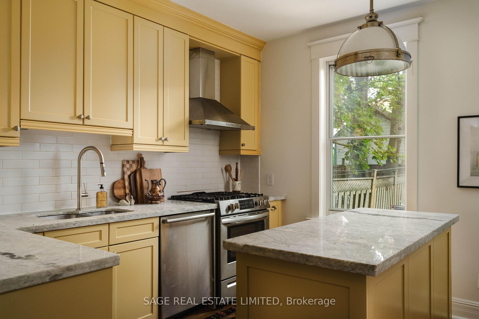 Photo 5 of 121 Glendale Avenue, Toronto, Roncesvalles — HOMEH