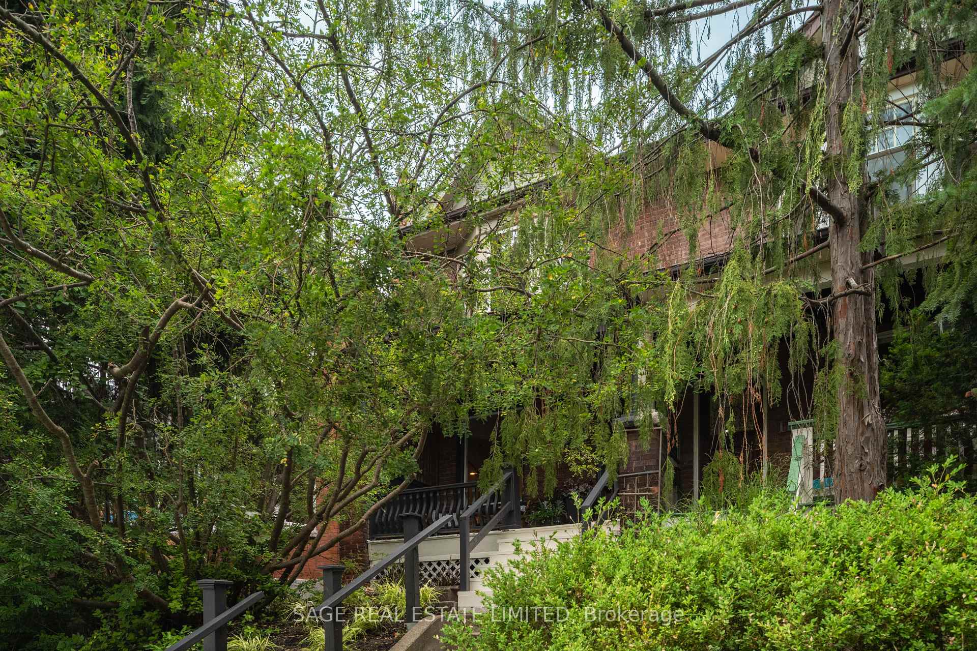 Photo 33 of 121 Glendale Avenue, Toronto, Roncesvalles — HOMEH