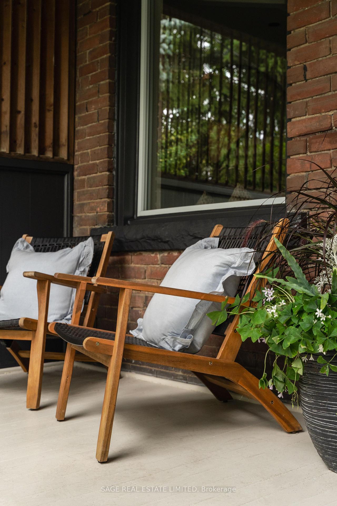 Photo 34 of 121 Glendale Avenue, Toronto, Roncesvalles — HOMEH