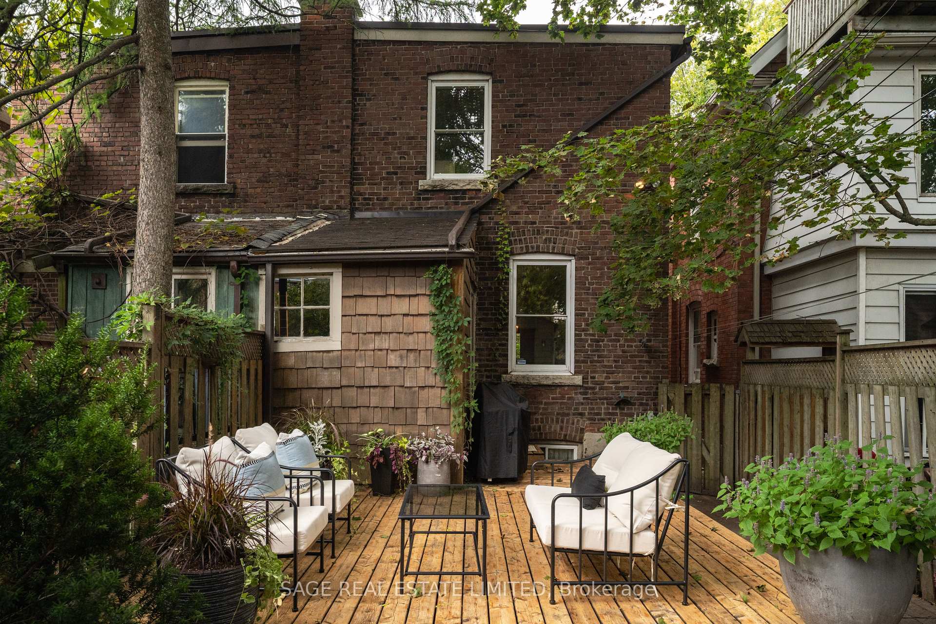 Photo 35 of 121 Glendale Avenue, Toronto, Roncesvalles — HOMEH