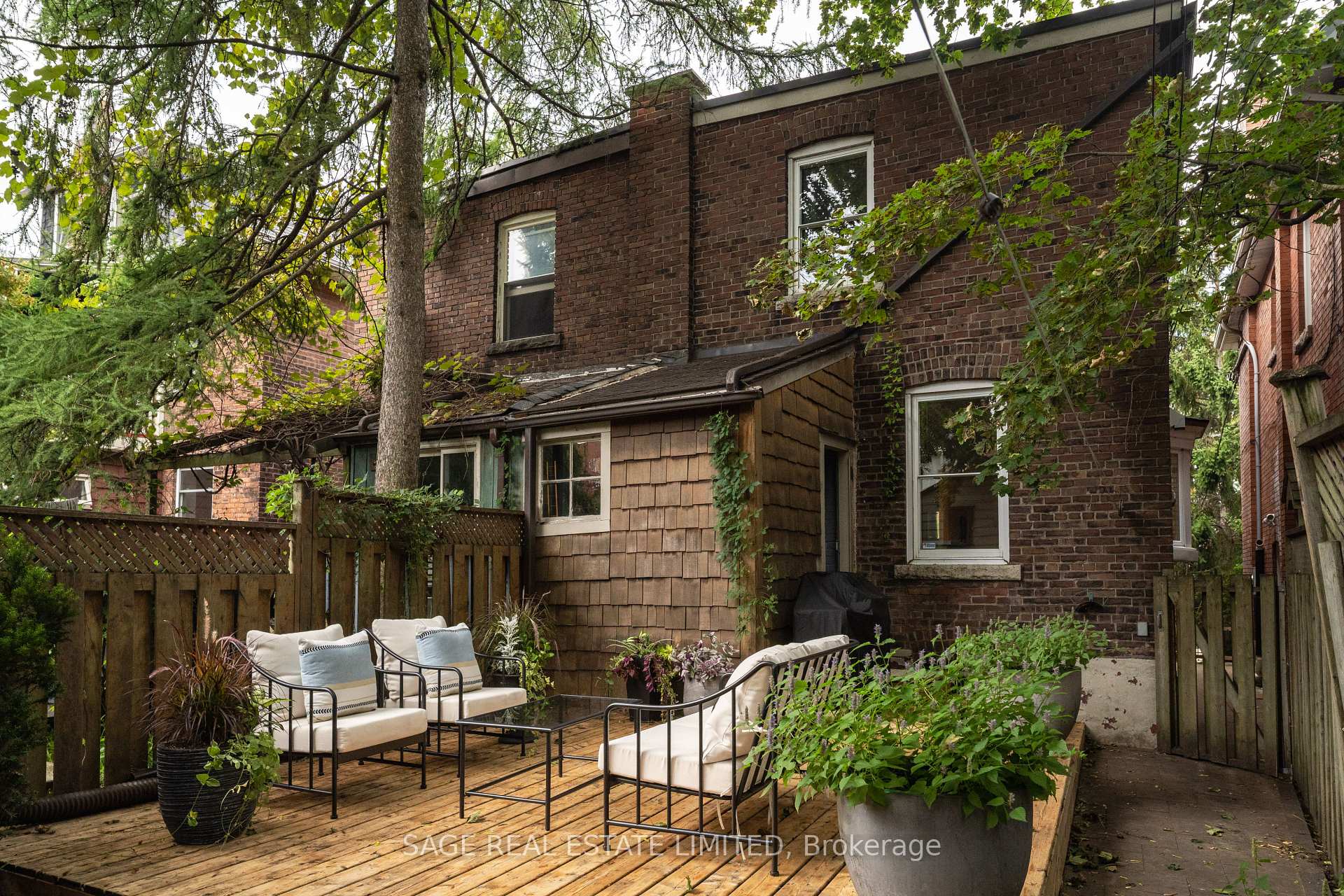 Photo 36 of 121 Glendale Avenue, Toronto, Roncesvalles — HOMEH