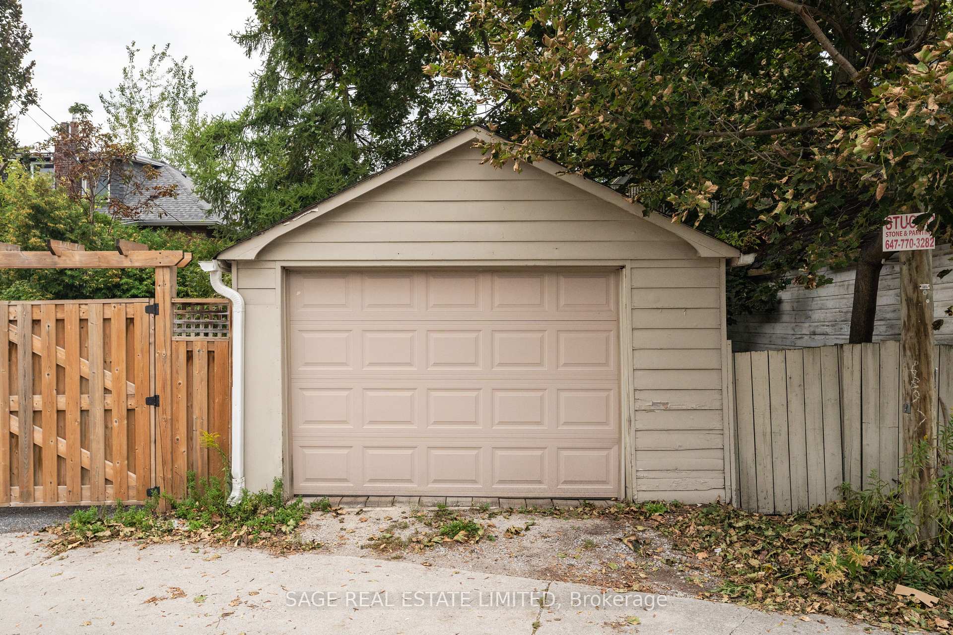 Photo 39 of 121 Glendale Avenue, Toronto, Roncesvalles — HOMEH