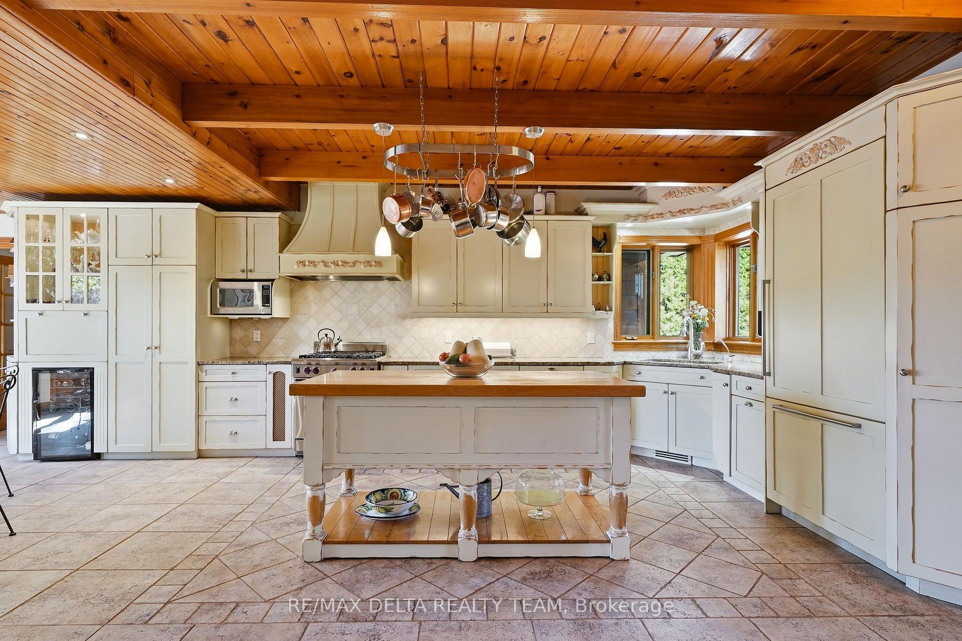 Photo 8 of 838 Laval Street, Casselman, Casselman — HOMEH