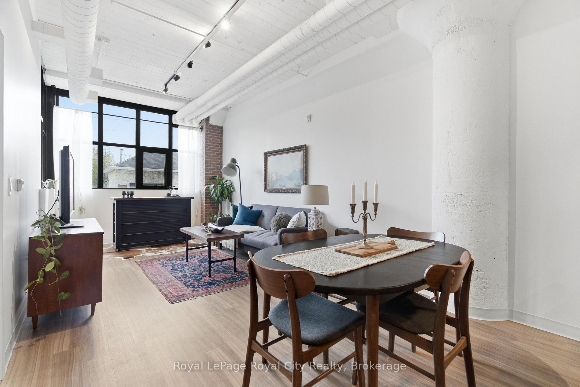 Photo of Unit 112, 120 Huron Street