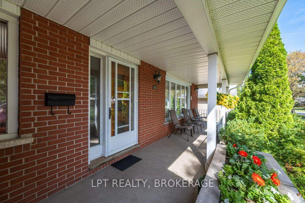 Photo 2 of 124 Campbell Crescent, Kingston, Central City West — HOMEH