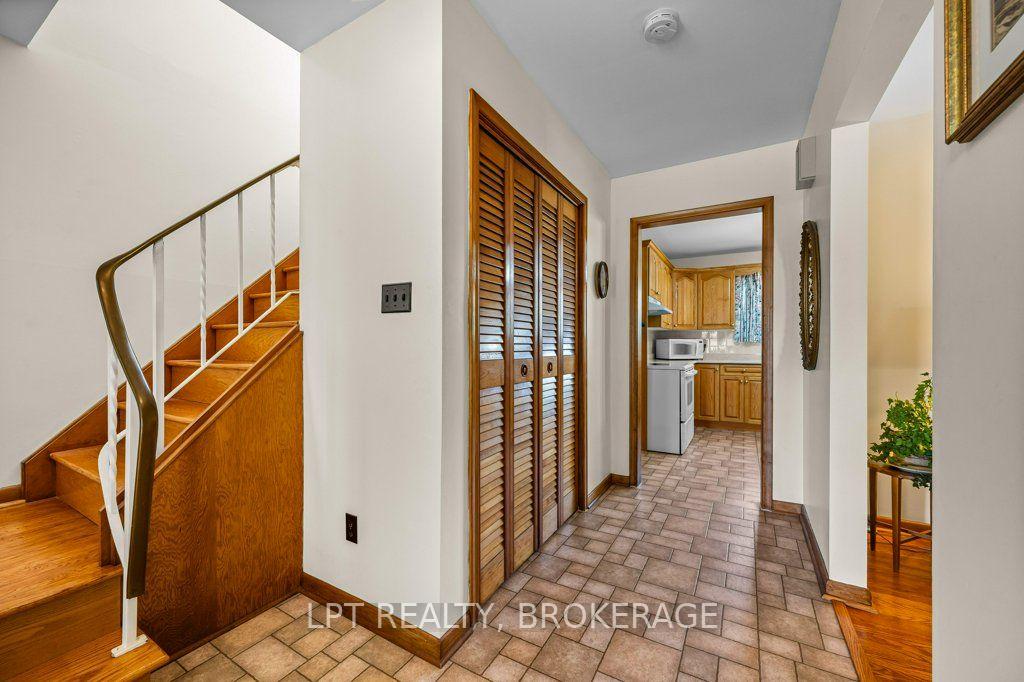 Photo 6 of 124 Campbell Crescent, Kingston, Central City West — HOMEH