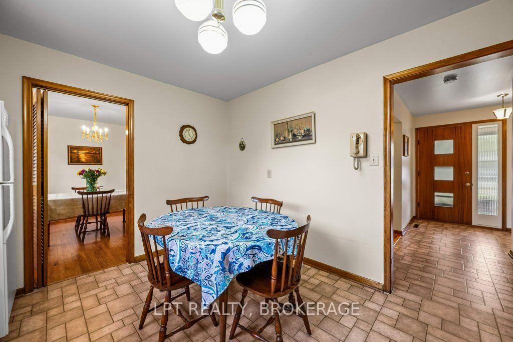 Photo 32 of 124 Campbell Crescent, Kingston, Central City West — HOMEH