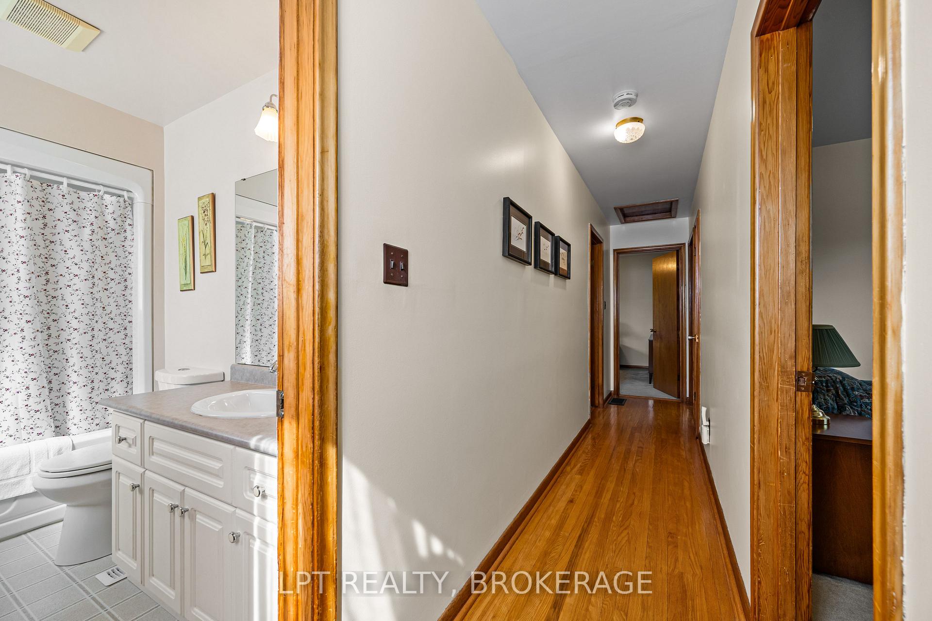 Photo 38 of 124 Campbell Crescent, Kingston, Central City West — HOMEH