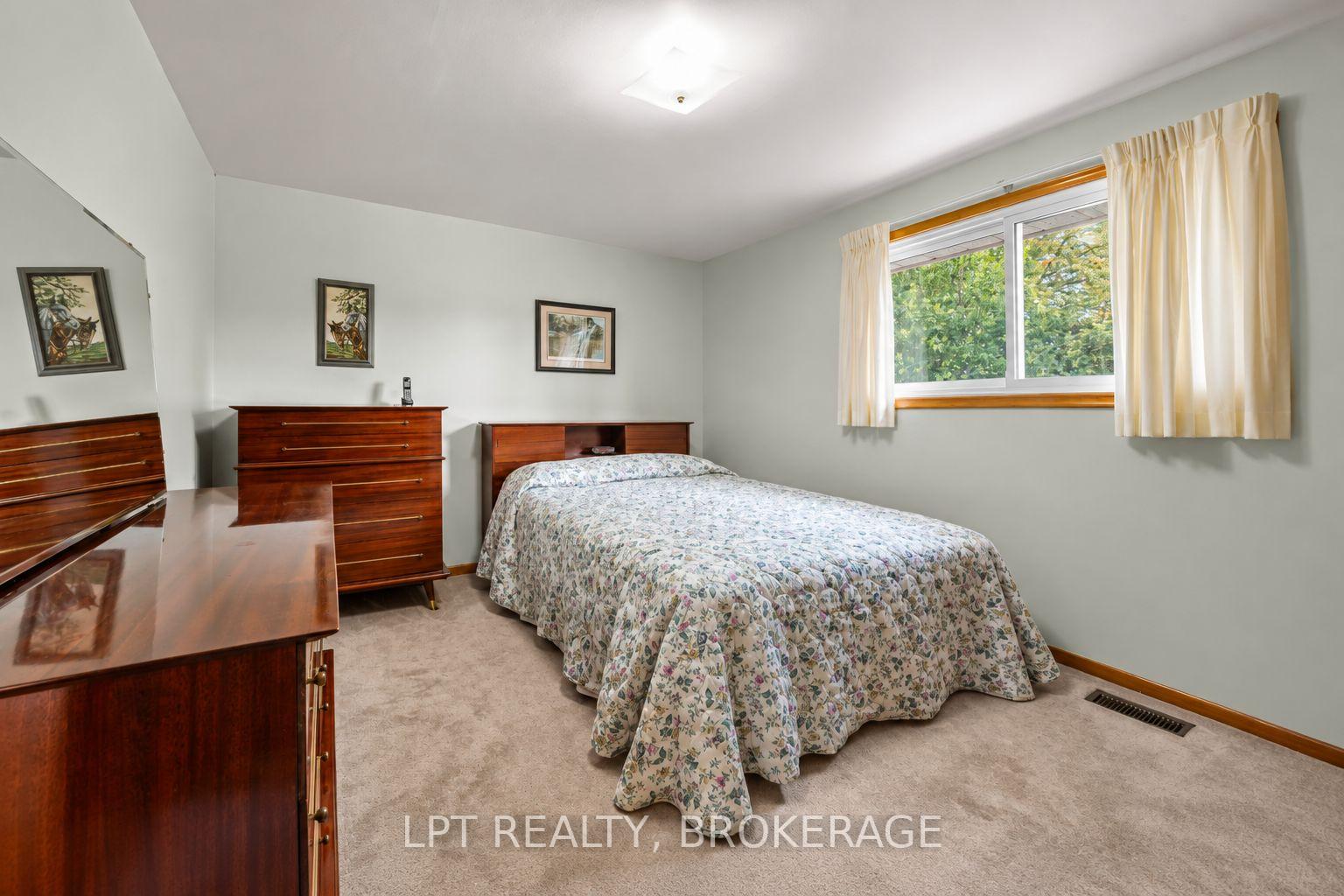 Photo 54 of 124 Campbell Crescent, Kingston, Central City West — HOMEH
