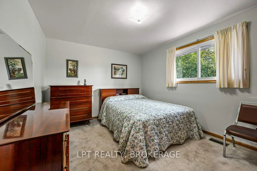 Photo 16 of 124 Campbell Crescent, Kingston, Central City West — HOMEH