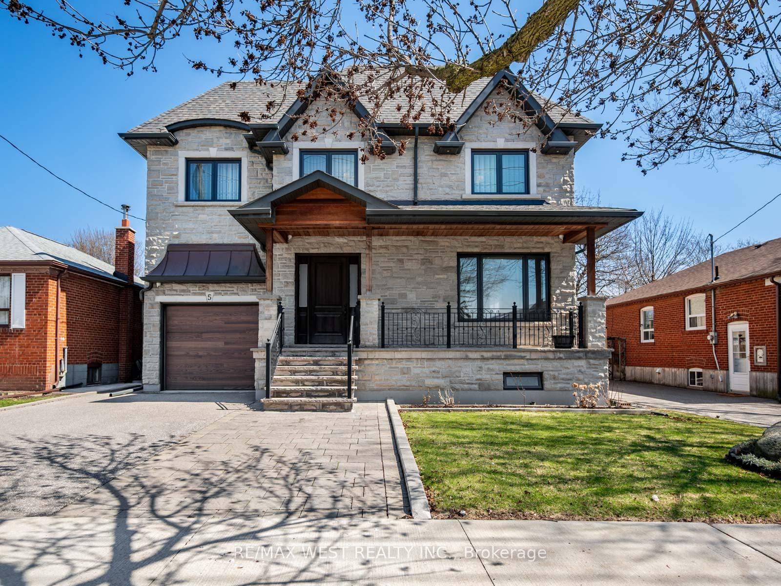Photo of 5 Paula Boulevard