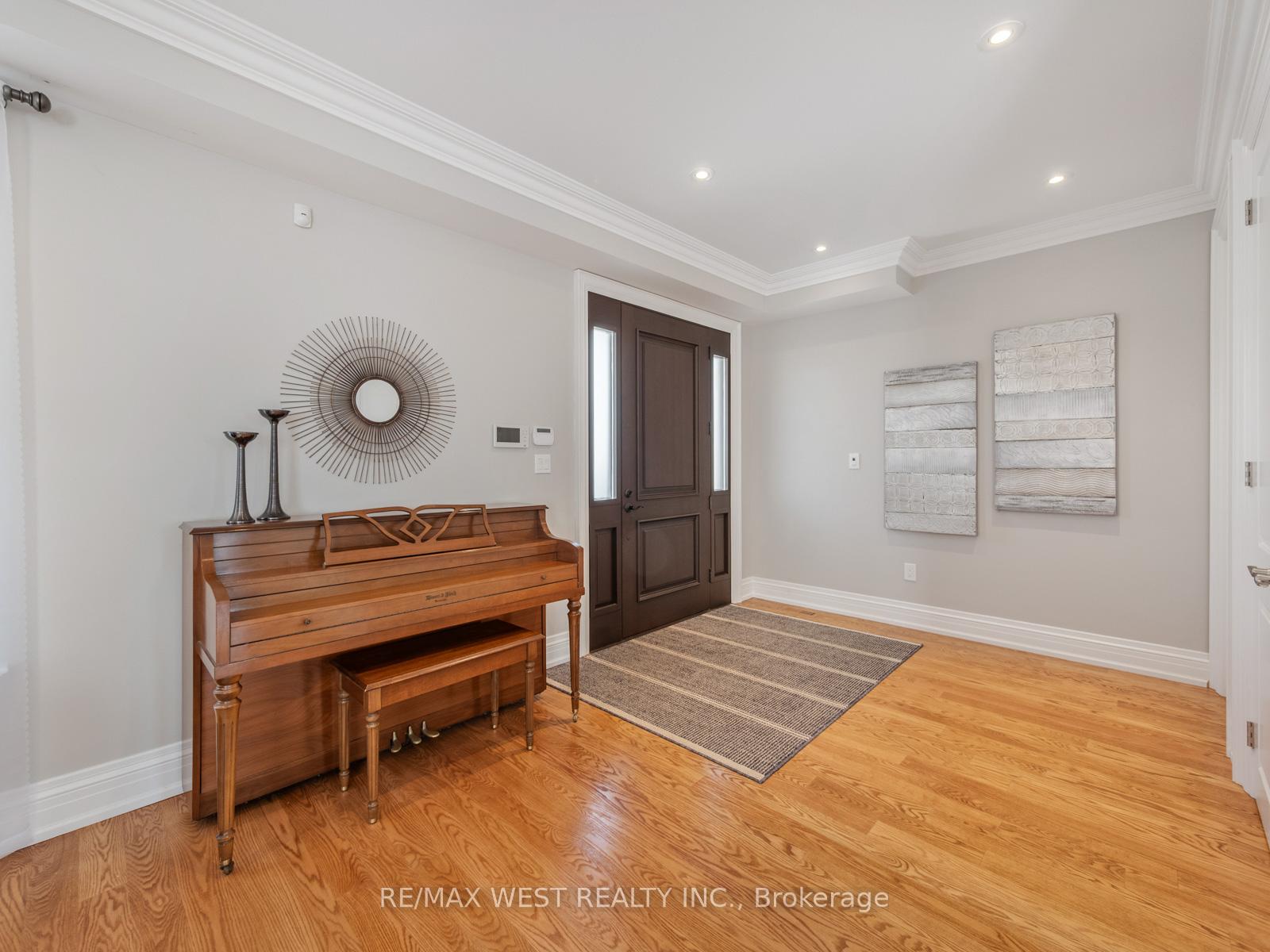 Photo 5 of 5 Paula Boulevard, Etobicoke, Alderwood — HOMEH