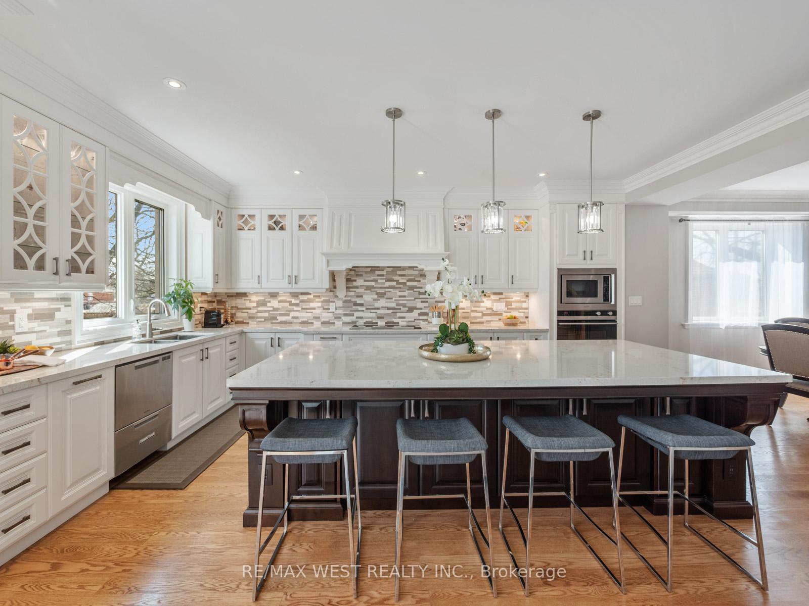 Photo 14 of 5 Paula Boulevard, Etobicoke, Alderwood — HOMEH