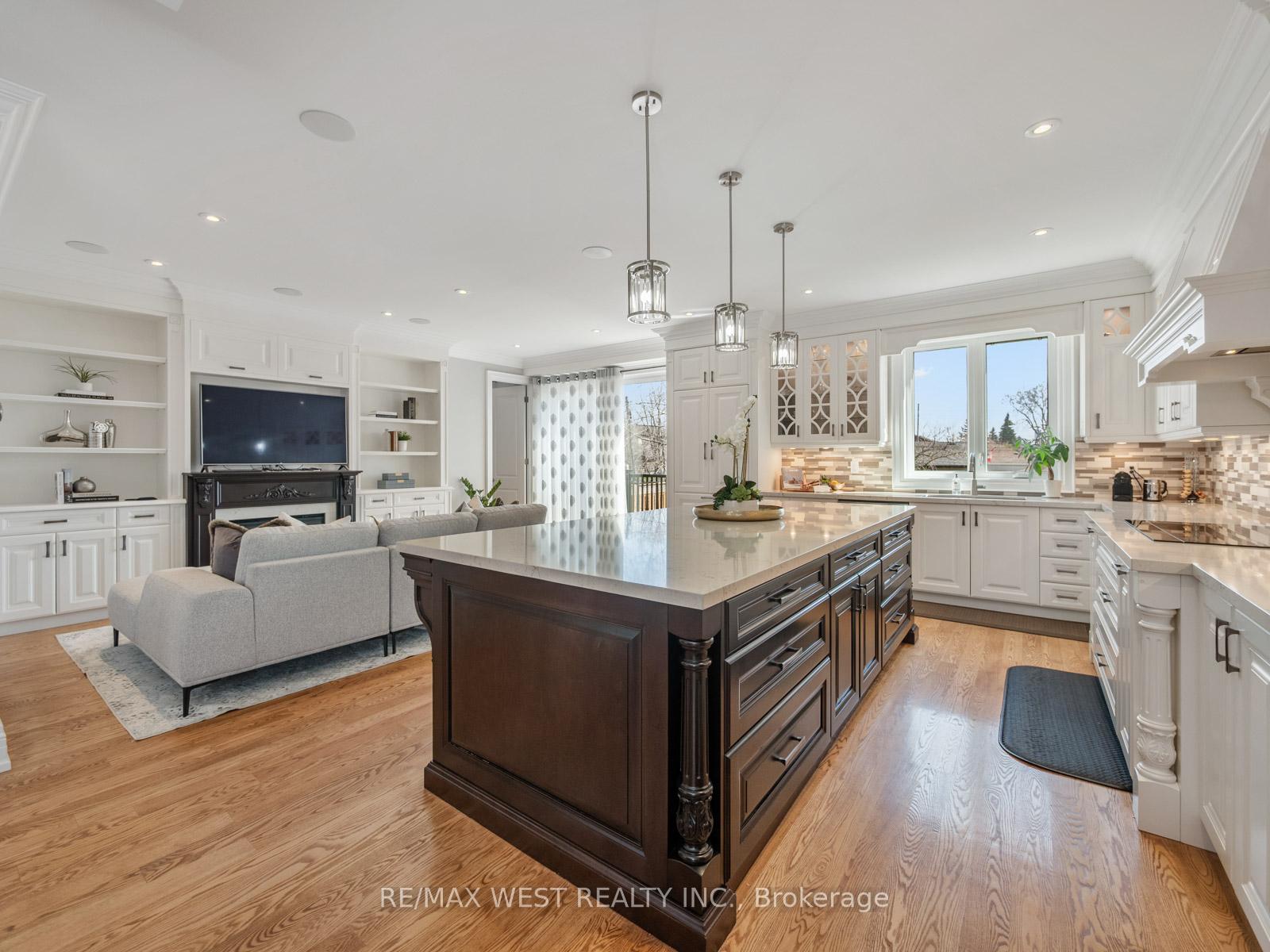 Photo 15 of 5 Paula Boulevard, Etobicoke, Alderwood — HOMEH