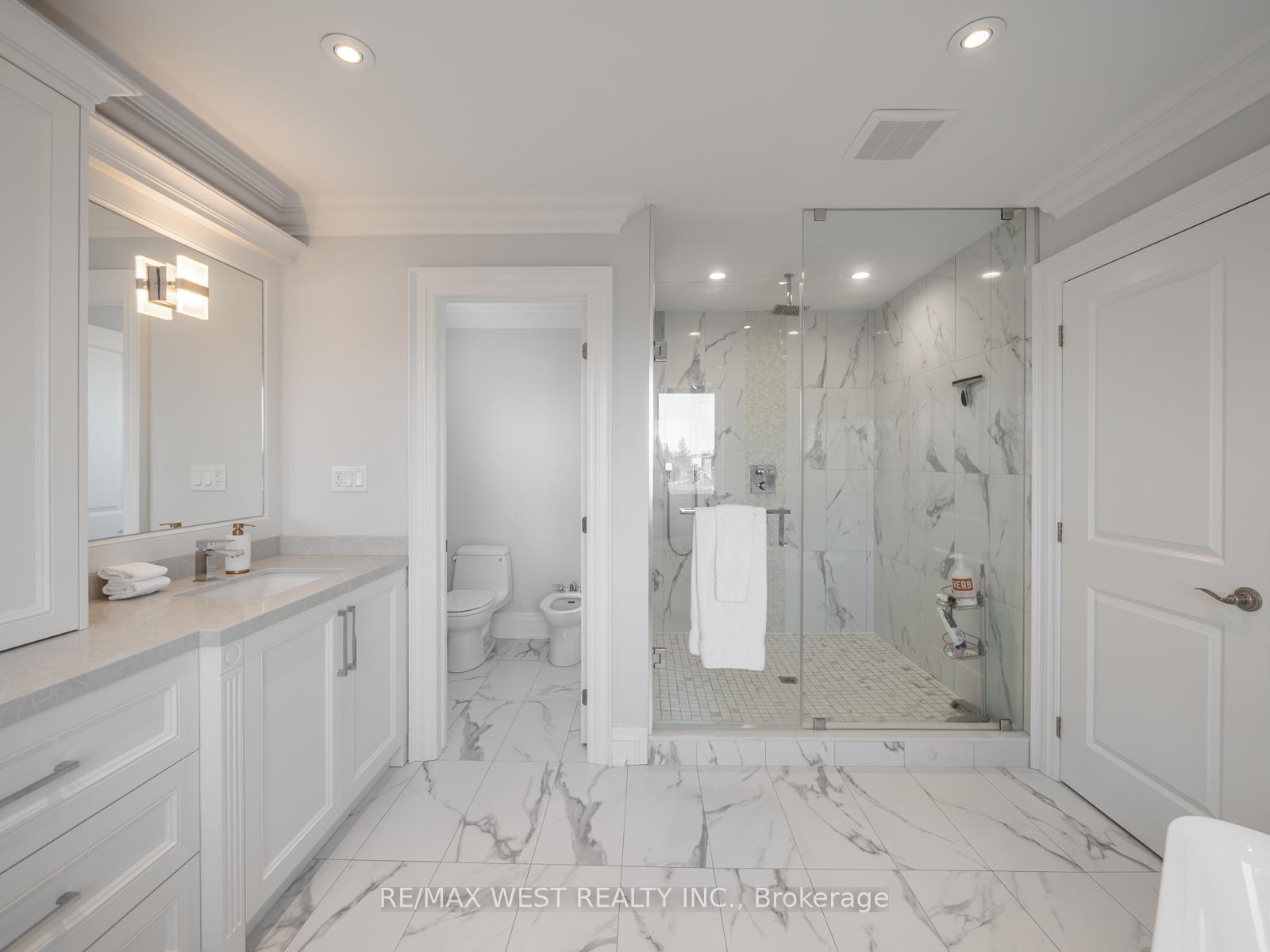 Photo 31 of 5 Paula Boulevard, Etobicoke, Alderwood — HOMEH