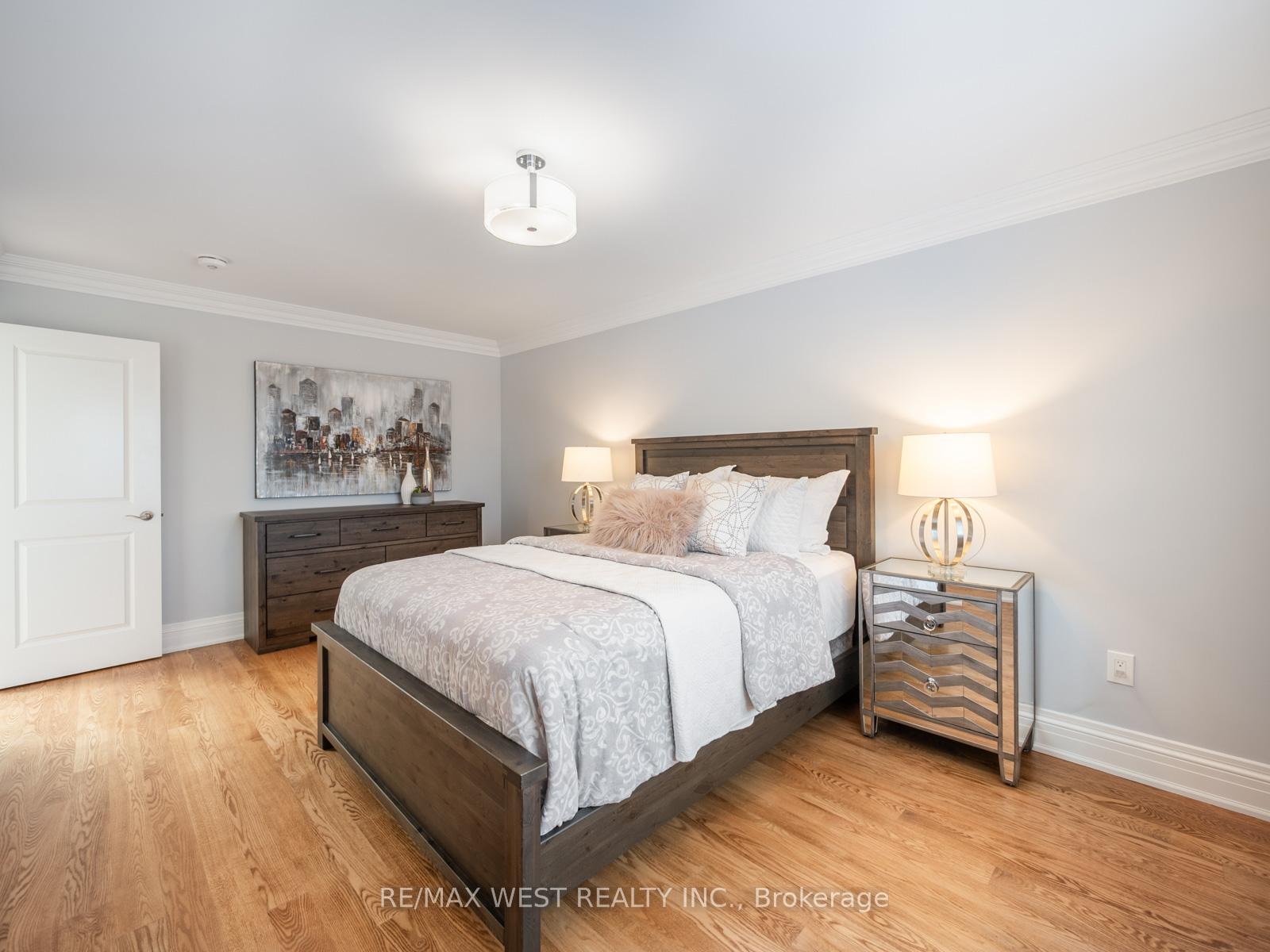 Photo 32 of 5 Paula Boulevard, Etobicoke, Alderwood — HOMEH