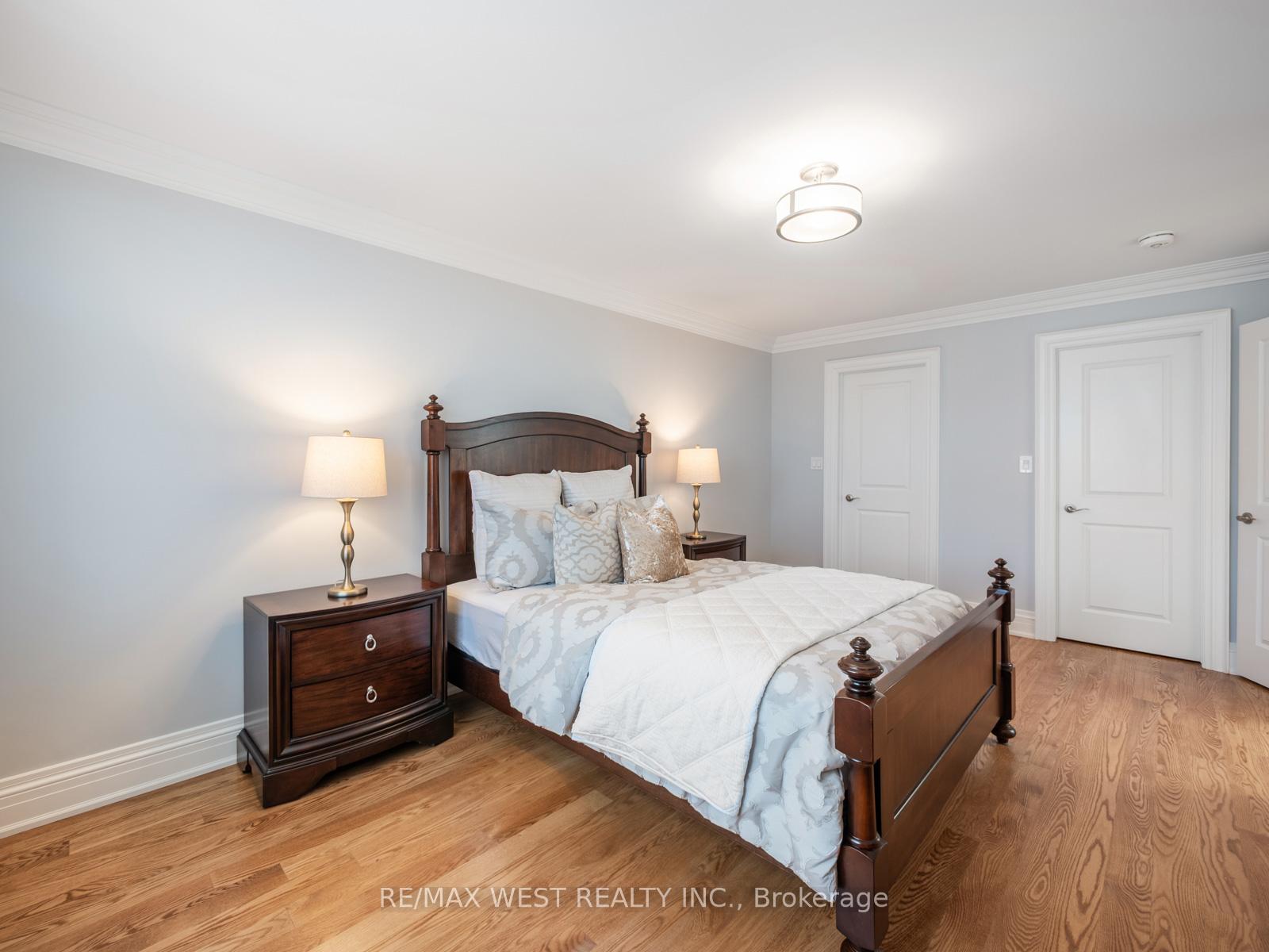 Photo 34 of 5 Paula Boulevard, Etobicoke, Alderwood — HOMEH