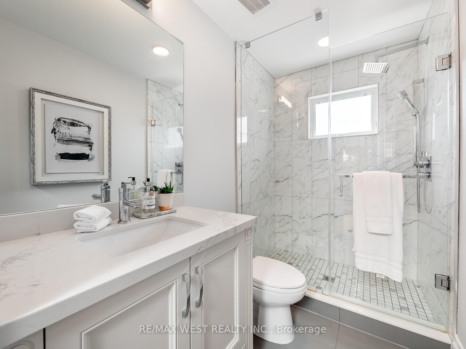 Photo 37 of 5 Paula Boulevard, Etobicoke, Alderwood — HOMEH