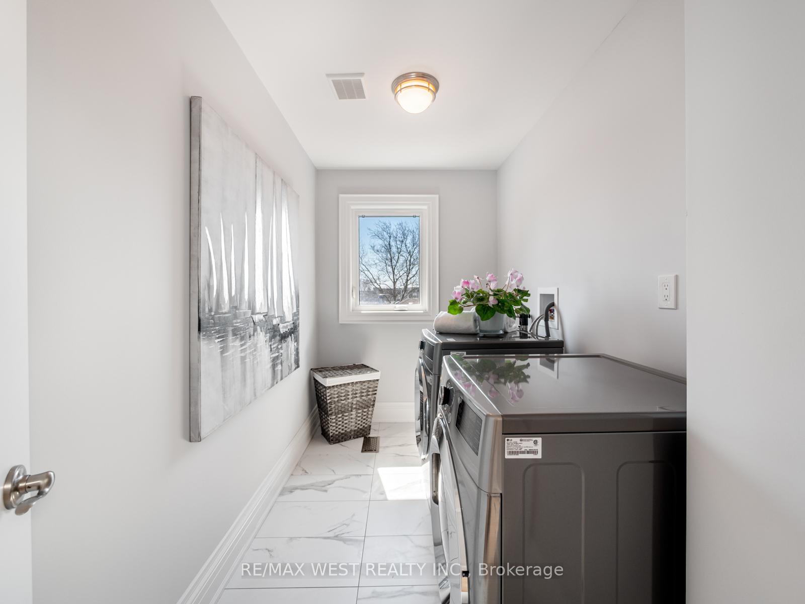 Photo 38 of 5 Paula Boulevard, Etobicoke, Alderwood — HOMEH