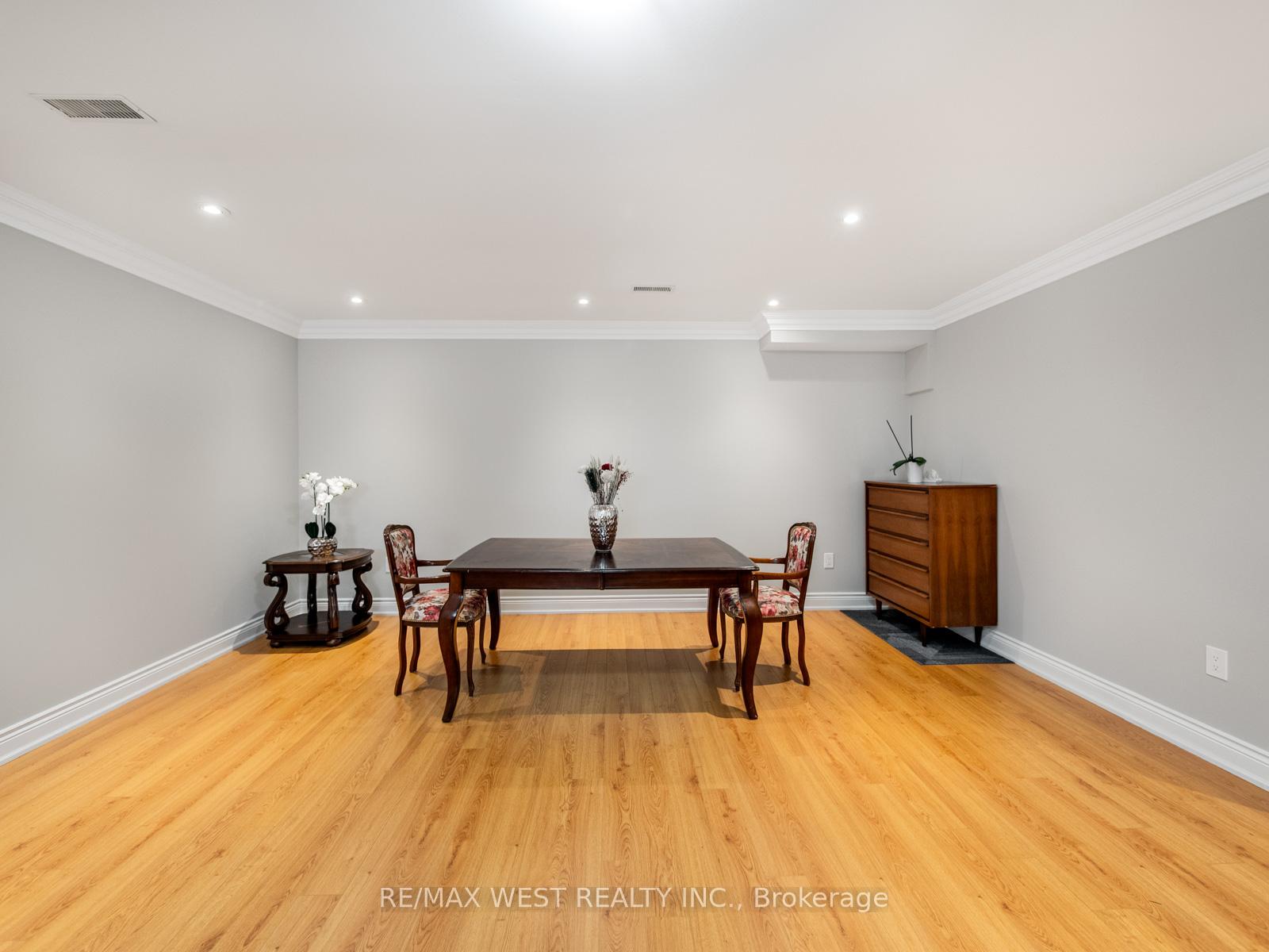 Photo 41 of 5 Paula Boulevard, Etobicoke, Alderwood — HOMEH