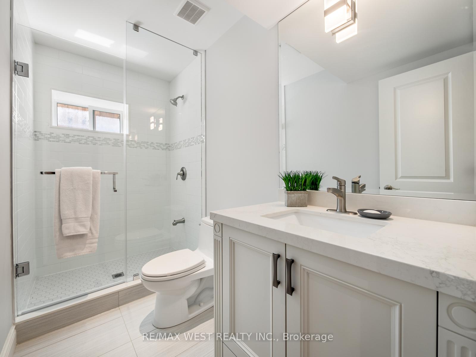 Photo 42 of 5 Paula Boulevard, Etobicoke, Alderwood — HOMEH