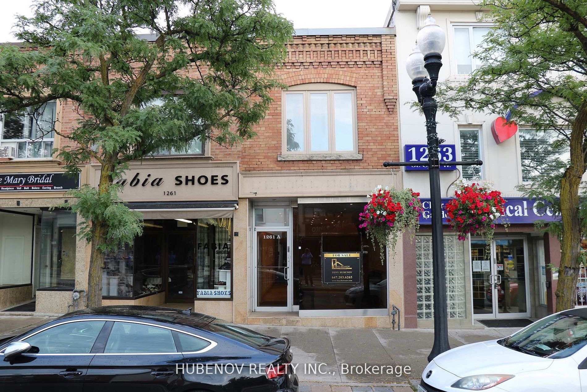 Photo of 1261 St.Clair Avenue W