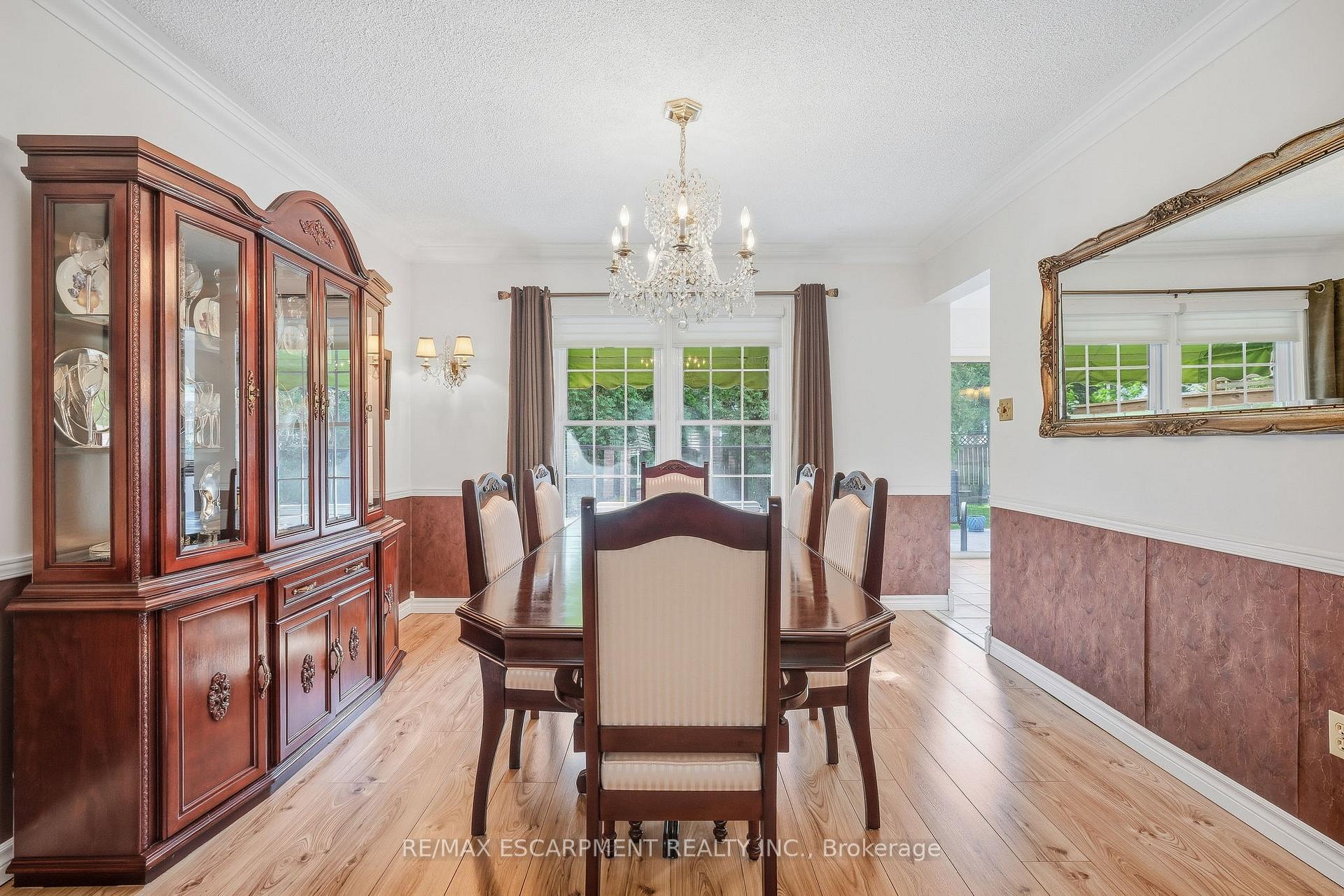 Photo 10 of 5 Michelle Drive, St. Catharines, Grapeview — HOMEH