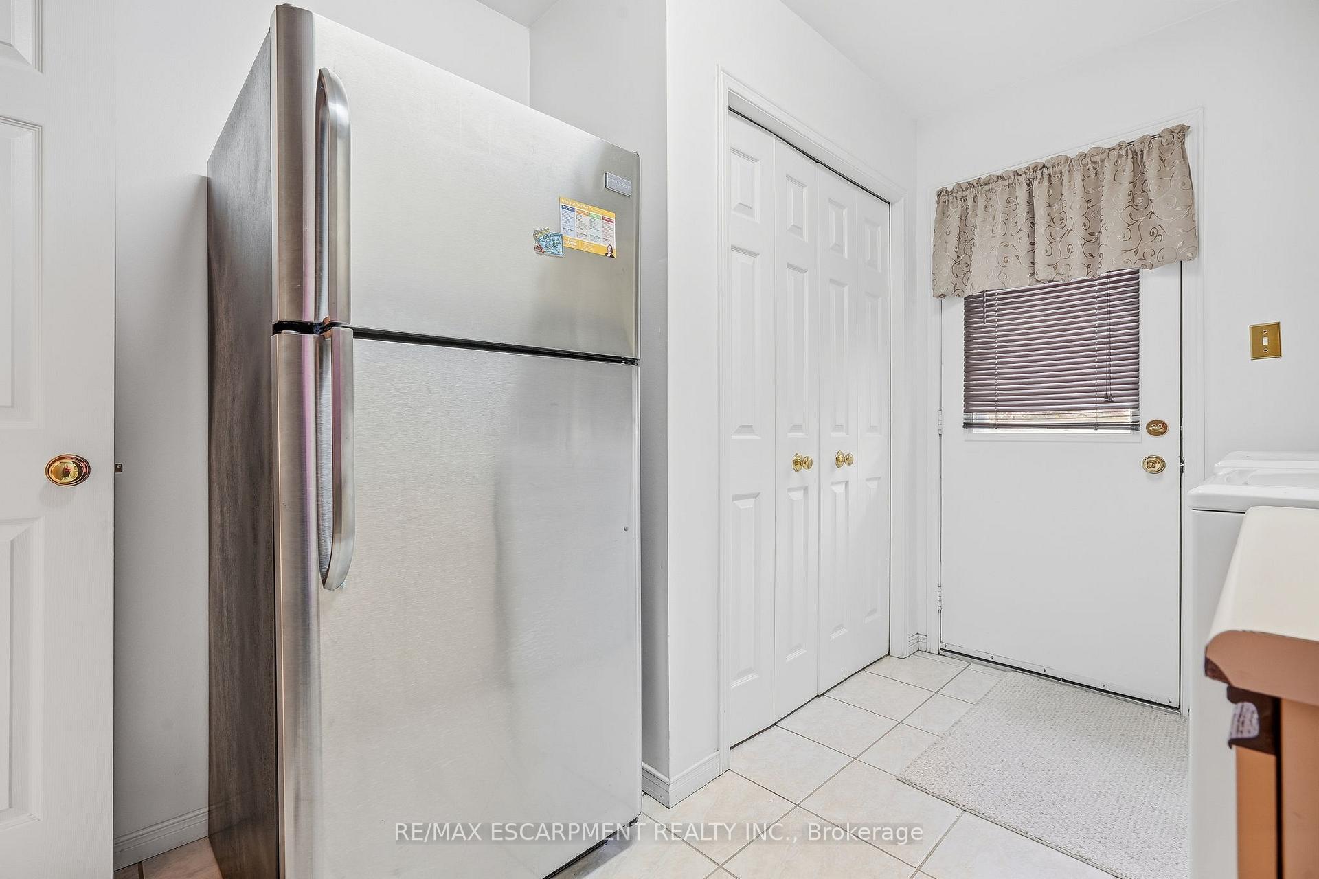 Photo 21 of 5 Michelle Drive, St. Catharines, Grapeview — HOMEH