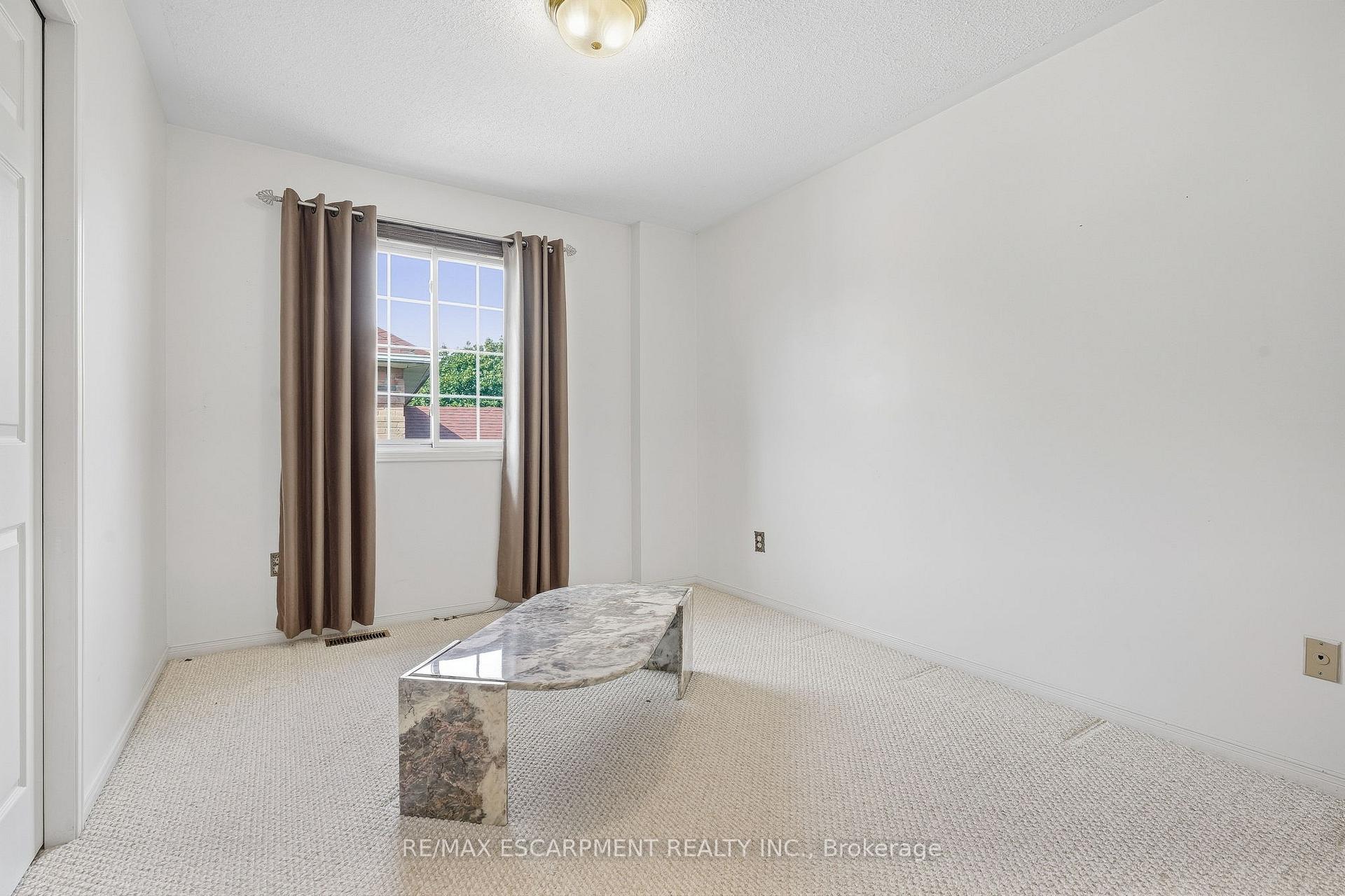 Photo 34 of 5 Michelle Drive, St. Catharines, Grapeview — HOMEH