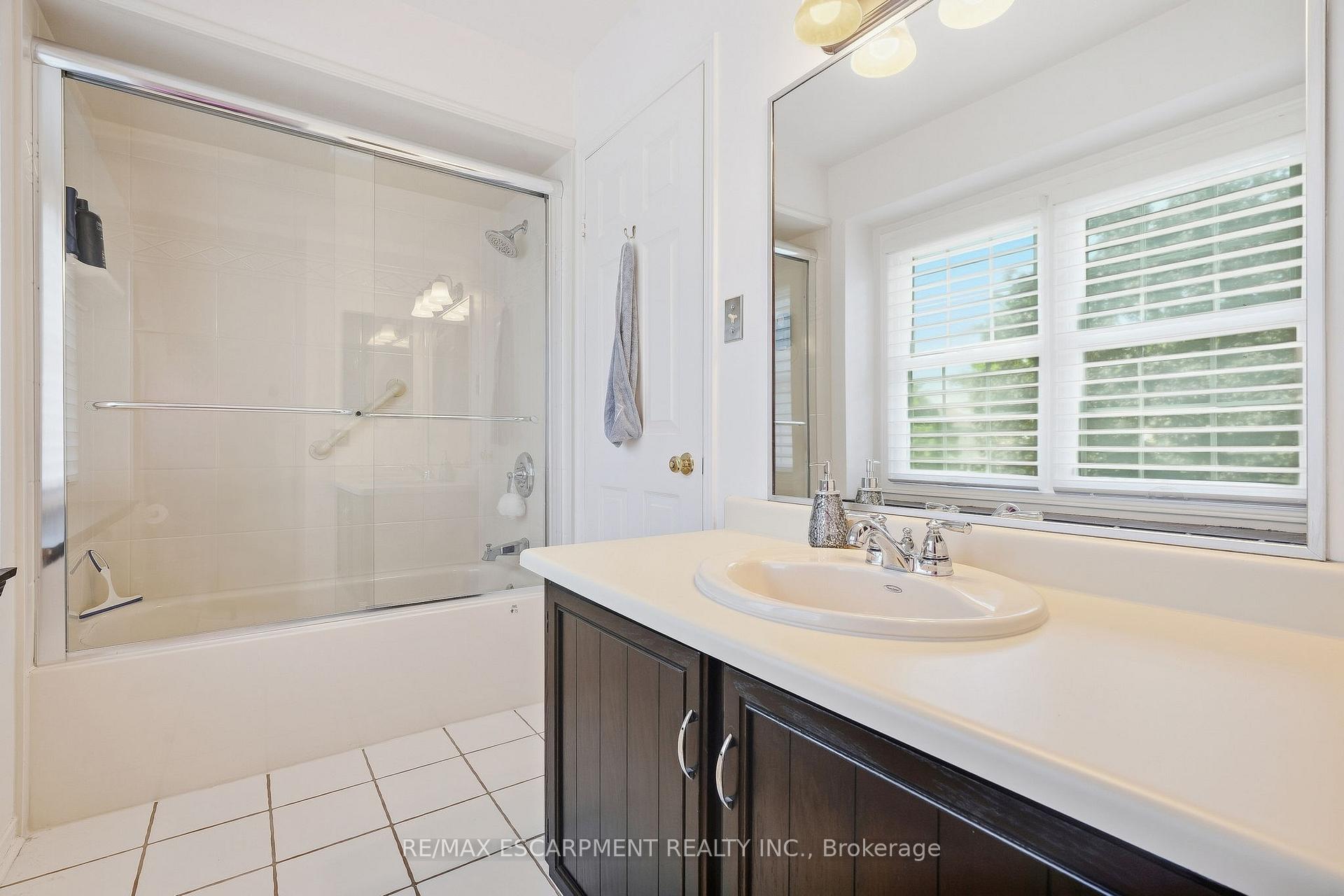 Photo 35 of 5 Michelle Drive, St. Catharines, Grapeview — HOMEH