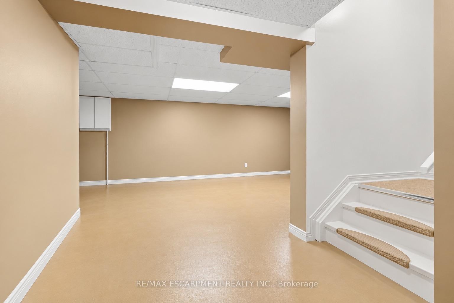 Photo 37 of 5 Michelle Drive, St. Catharines, Grapeview — HOMEH