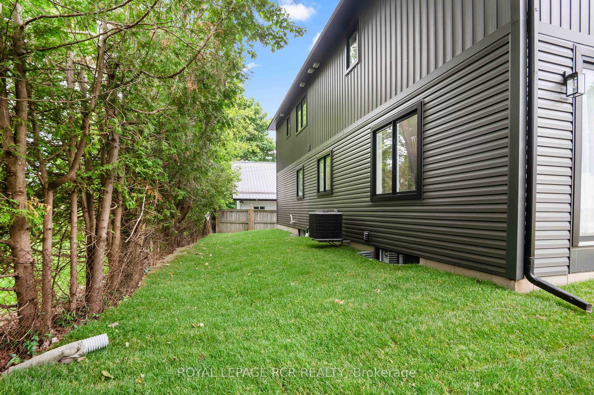Photo 47 of 7 Henry Street, Orangeville — HOMEH
