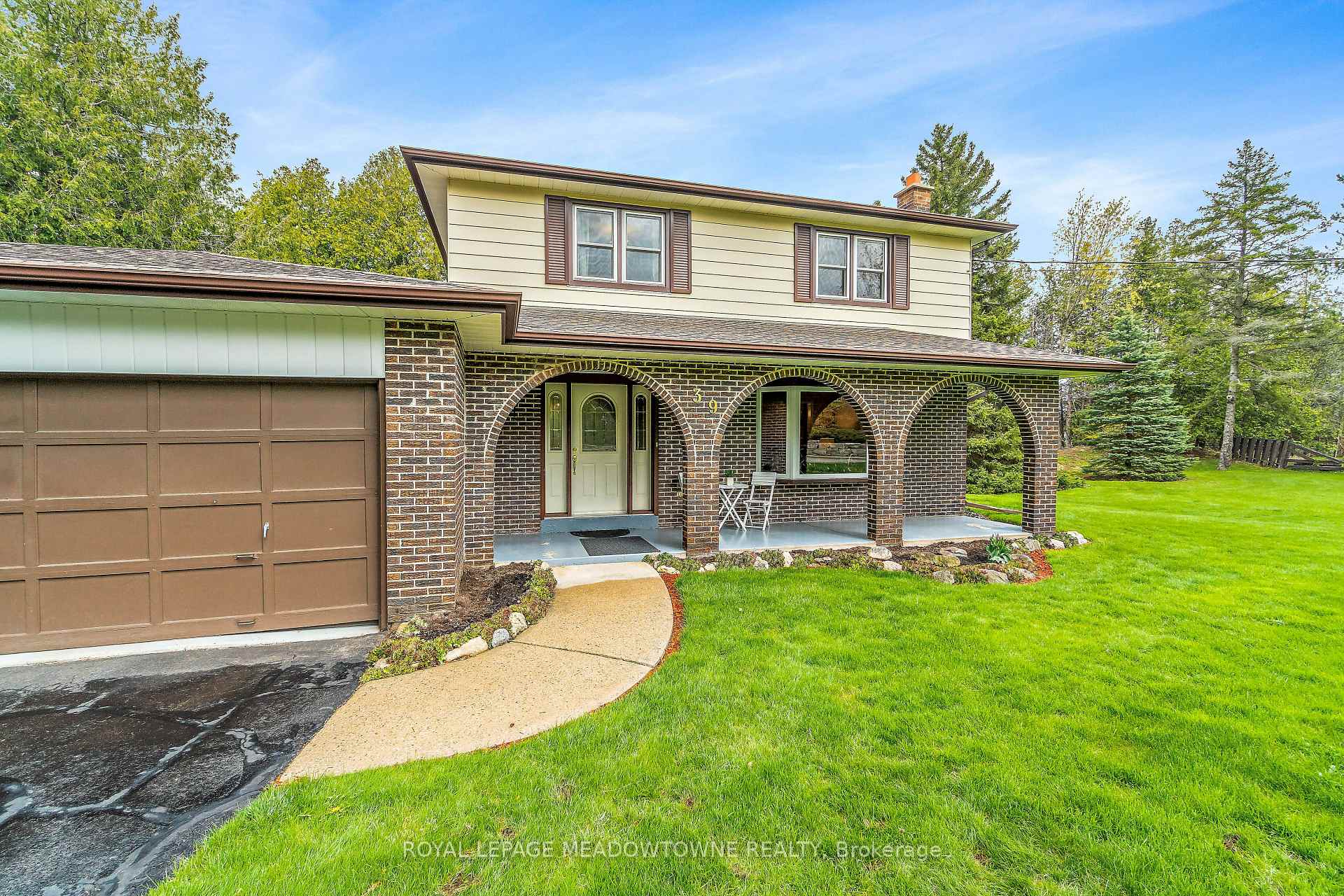 Photo 5 of 39 Wildwood Road, Halton Hills, Glen Williams — HOMEH