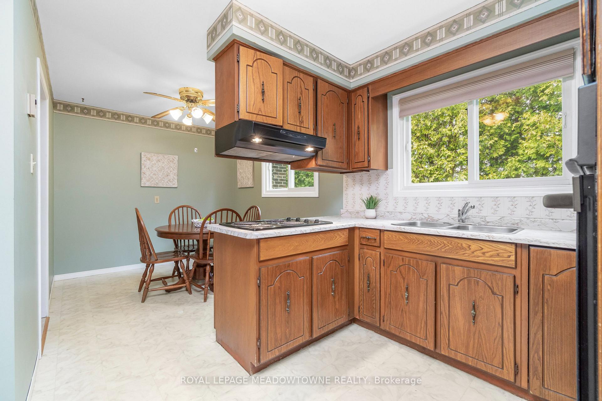 Photo 15 of 39 Wildwood Road, Halton Hills, Glen Williams — HOMEH