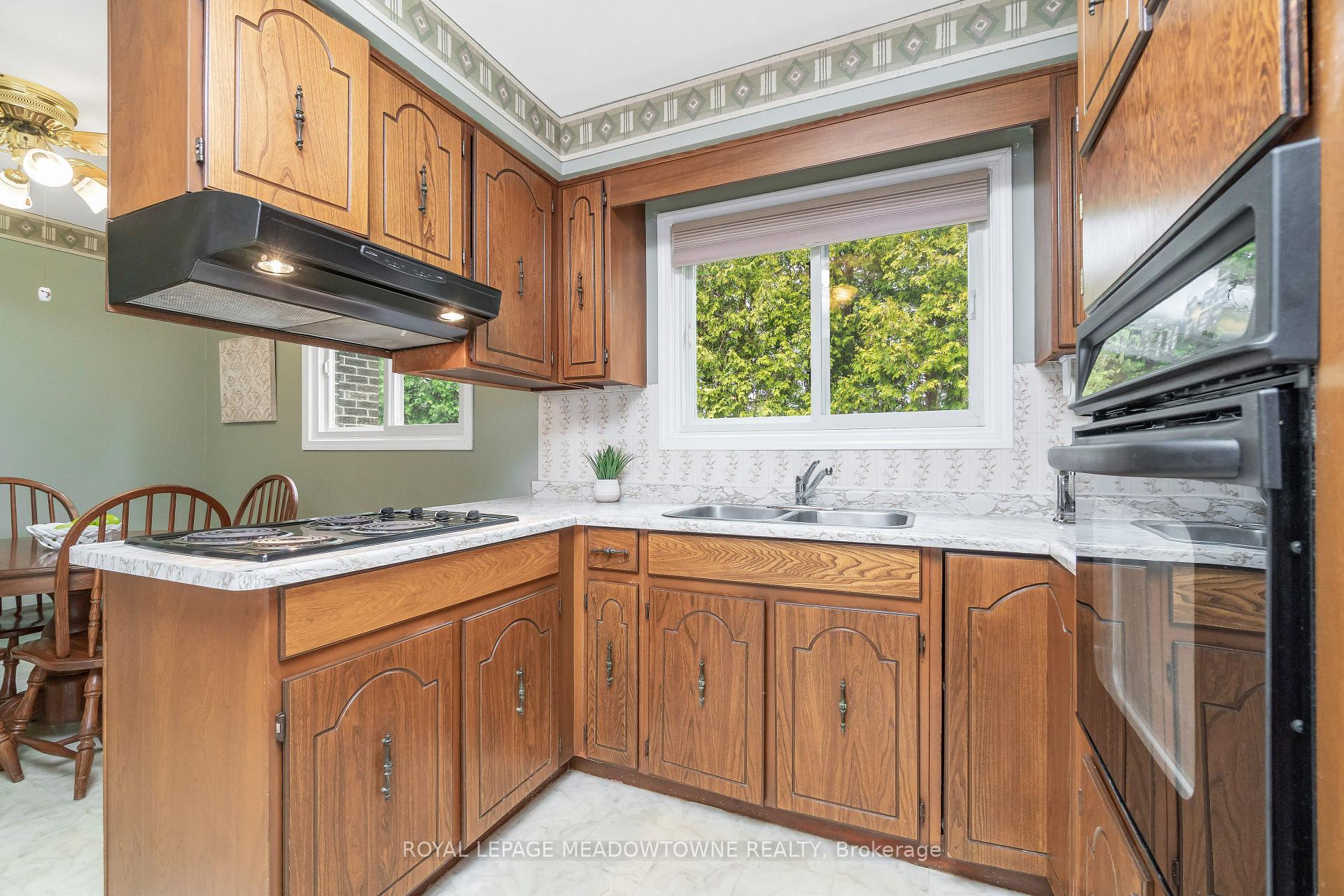 Photo 16 of 39 Wildwood Road, Halton Hills, Glen Williams — HOMEH