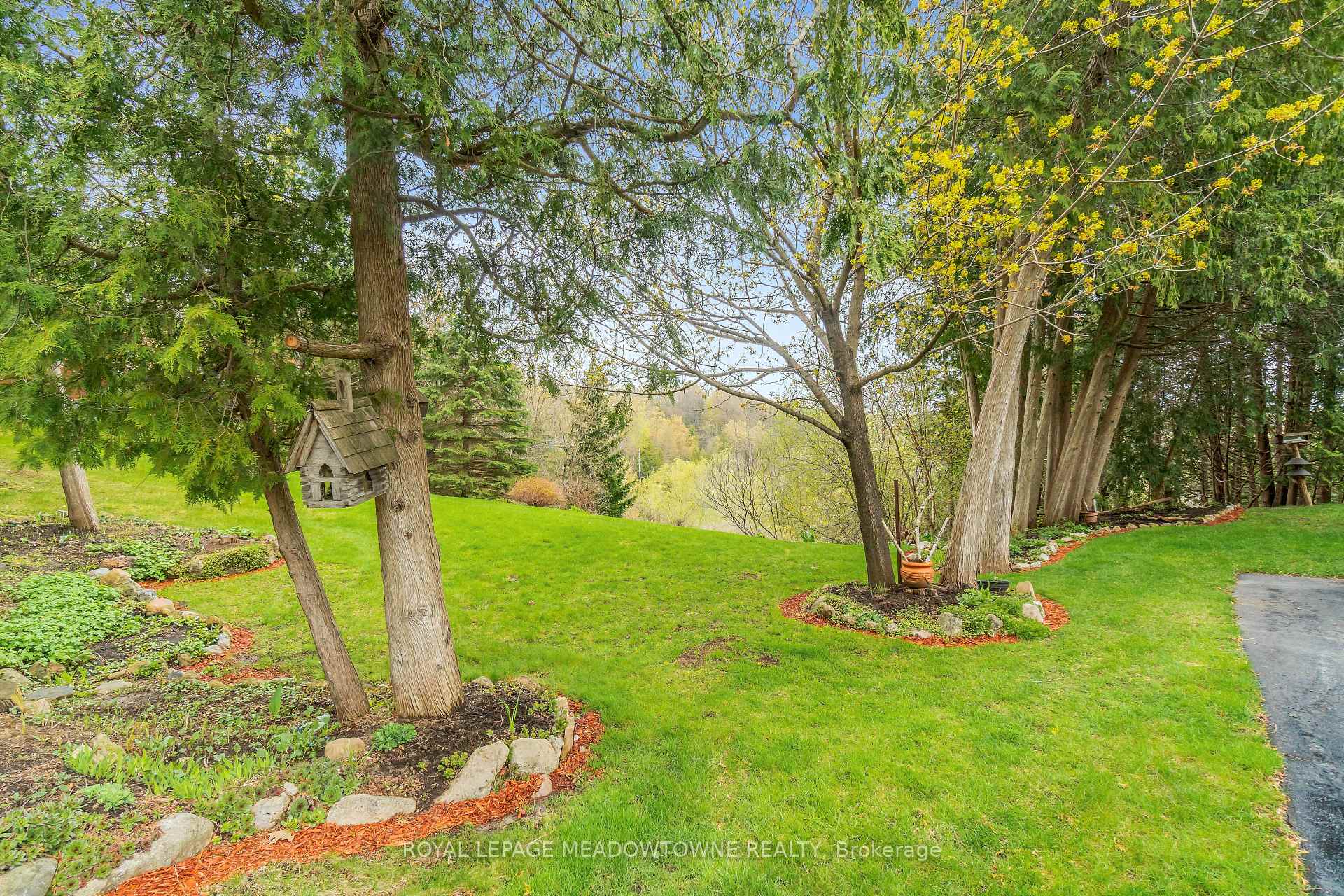 Photo 43 of 39 Wildwood Road, Halton Hills, Glen Williams — HOMEH
