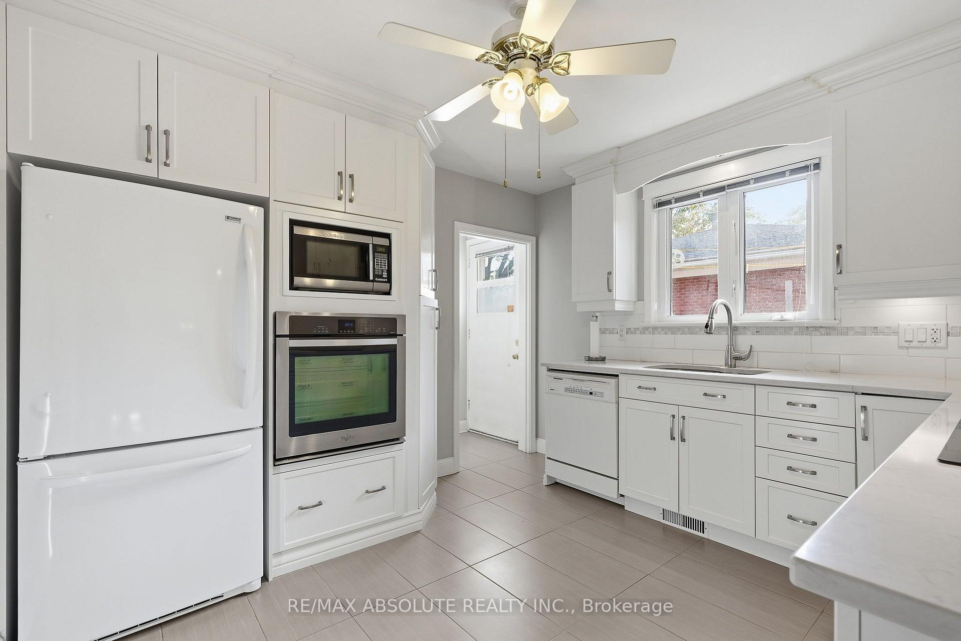 Photo 12 of 2034 Camrose Street, Ottawa, Elmvale Acres — HOMEH