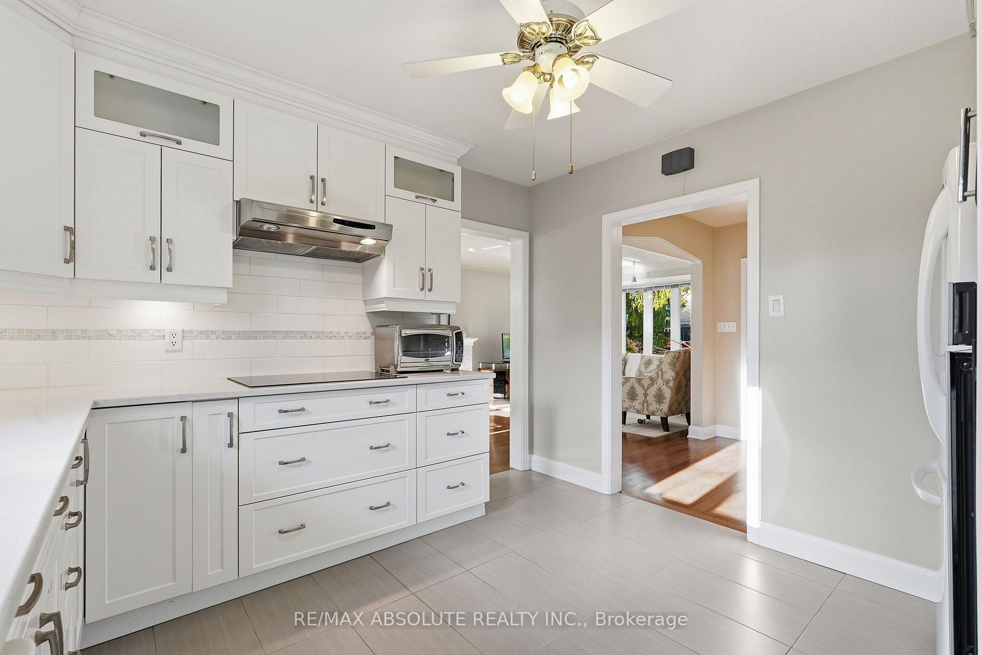 Photo 14 of 2034 Camrose Street, Ottawa, Elmvale Acres — HOMEH