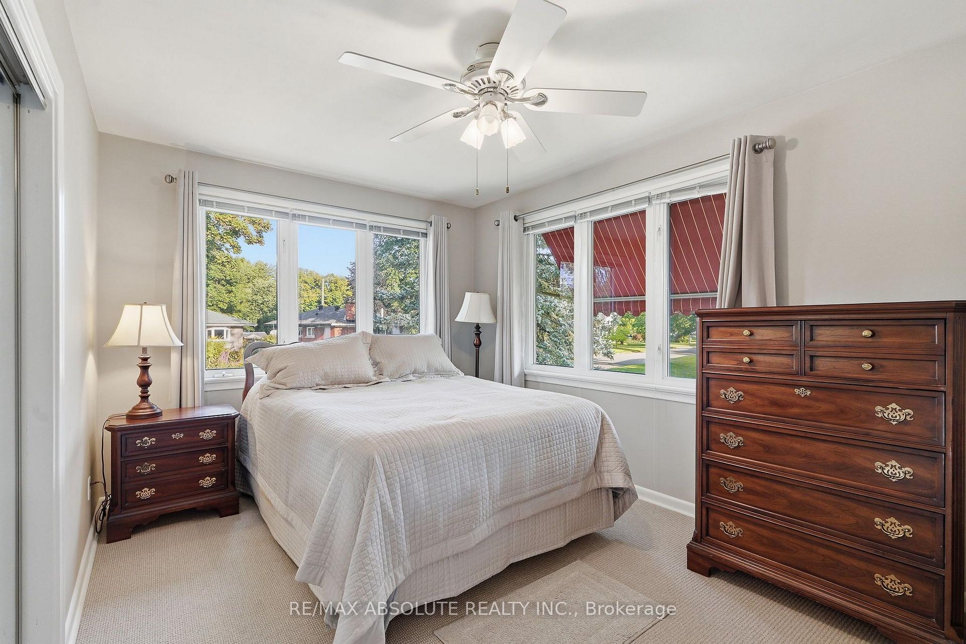 Photo 15 of 2034 Camrose Street, Ottawa, Elmvale Acres — HOMEH