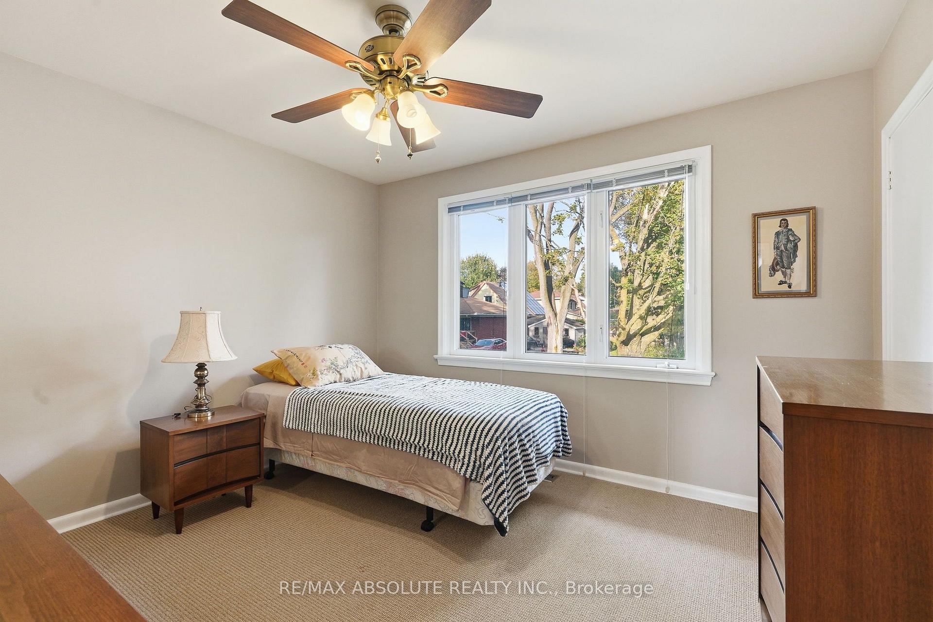 Photo 16 of 2034 Camrose Street, Ottawa, Elmvale Acres — HOMEH
