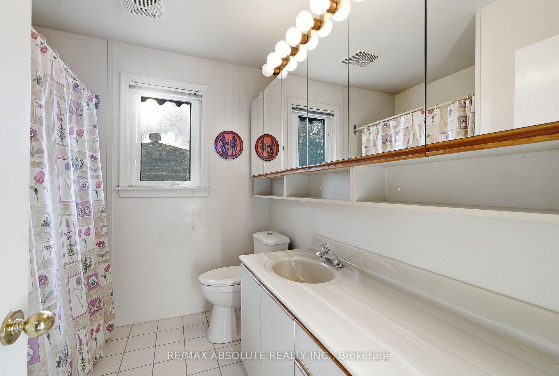 Photo 18 of 2034 Camrose Street, Ottawa, Elmvale Acres — HOMEH