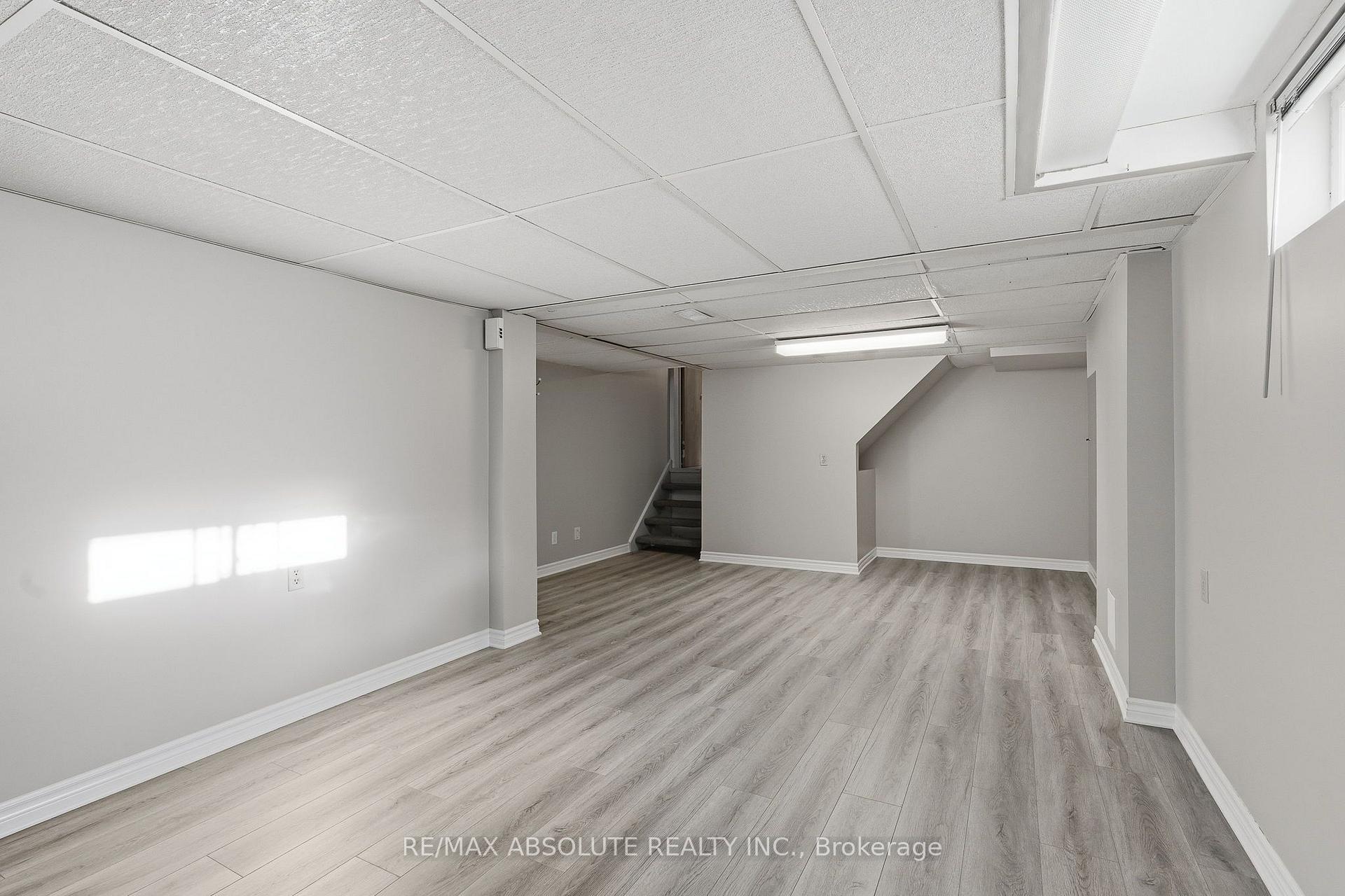 Photo 23 of 2034 Camrose Street, Ottawa, Elmvale Acres — HOMEH